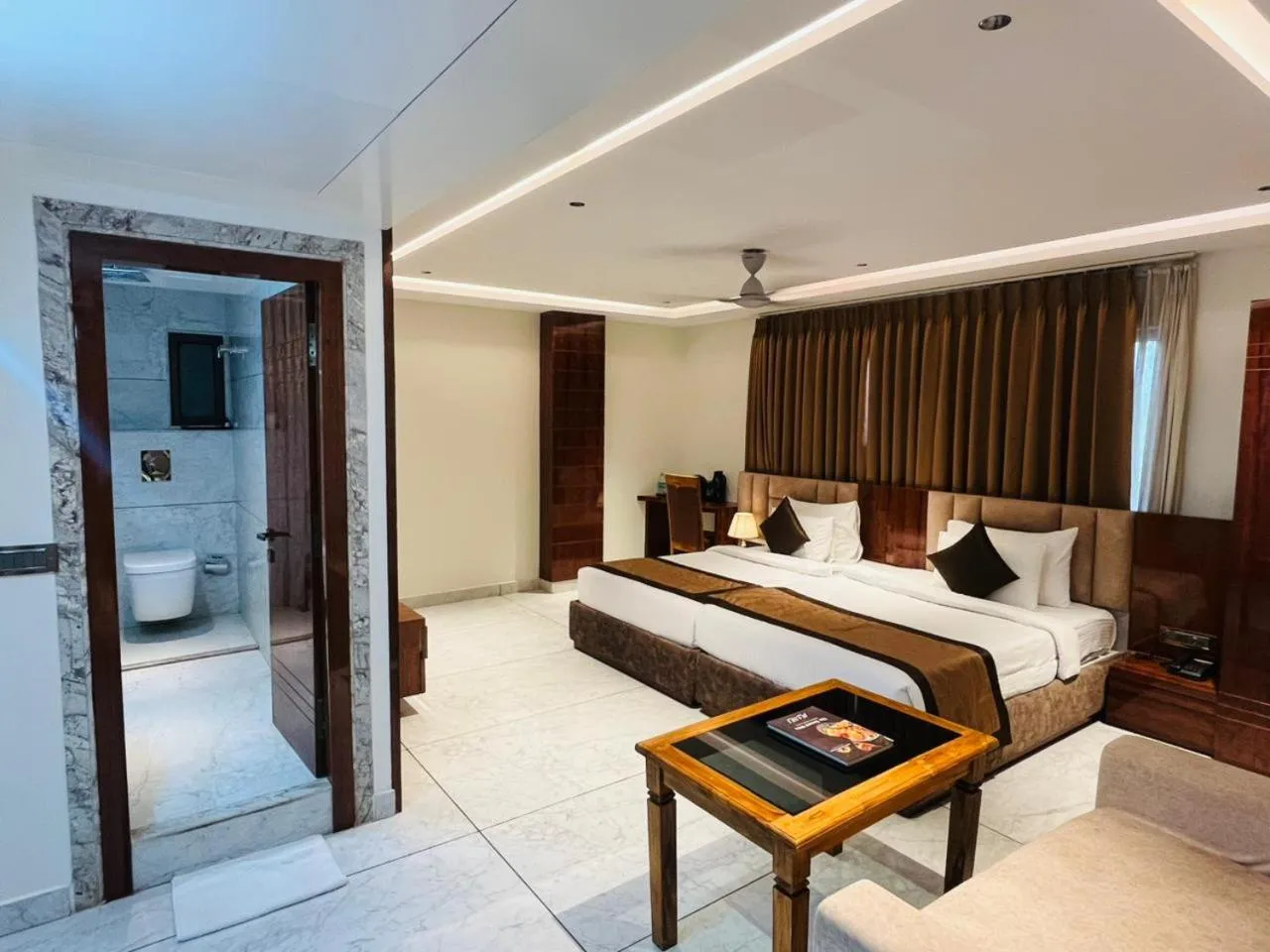 Bed in HOTEL SUNCITY PALACE