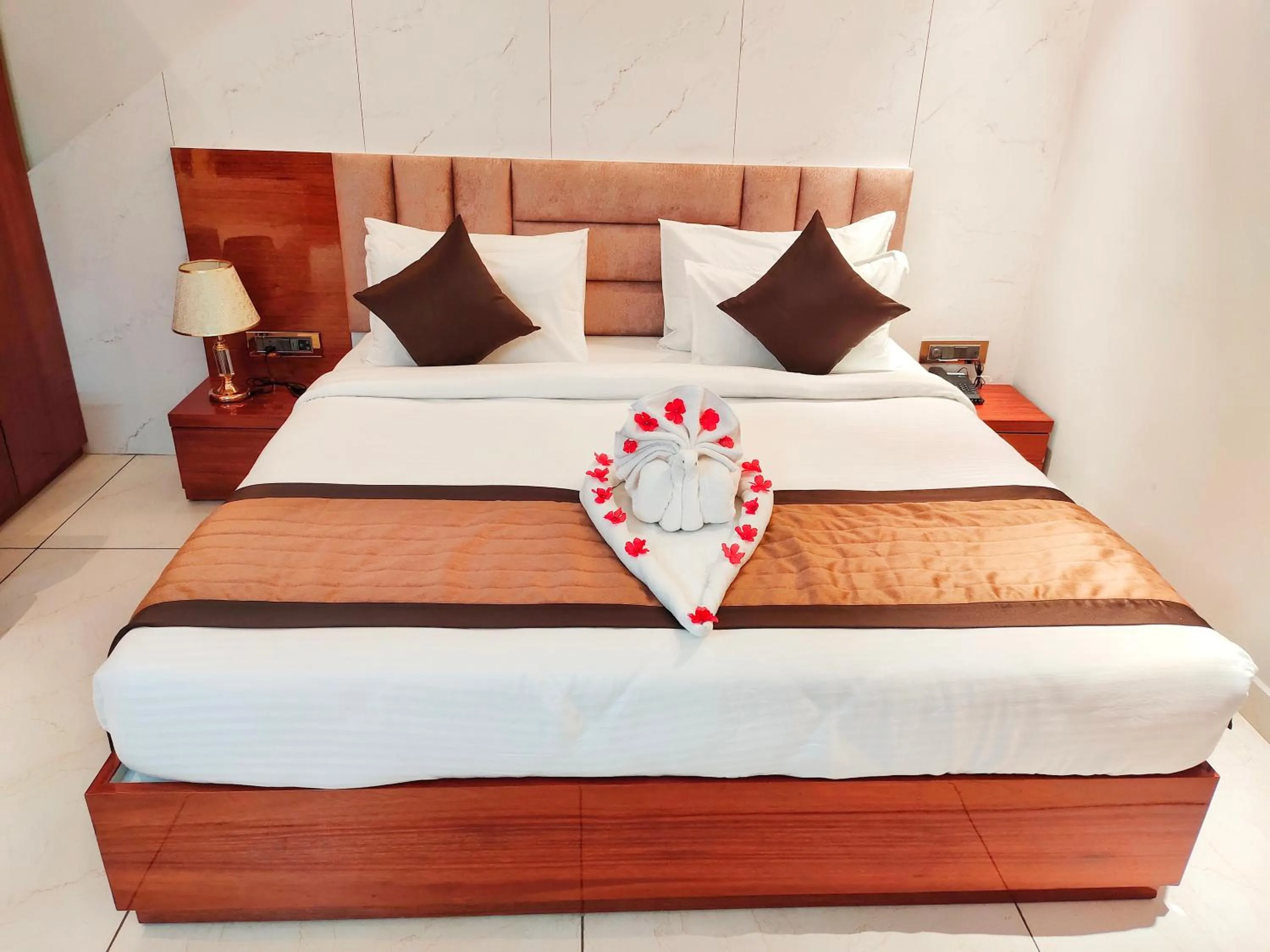 Bed in HOTEL SUNCITY PALACE