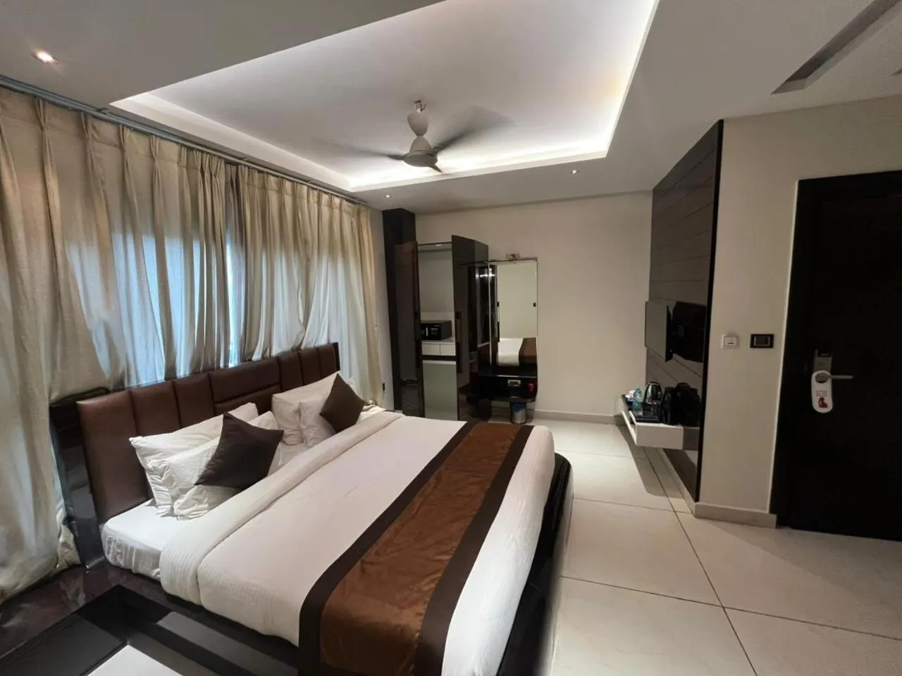 Bedroom, Bed in HOTEL SUNCITY PALACE