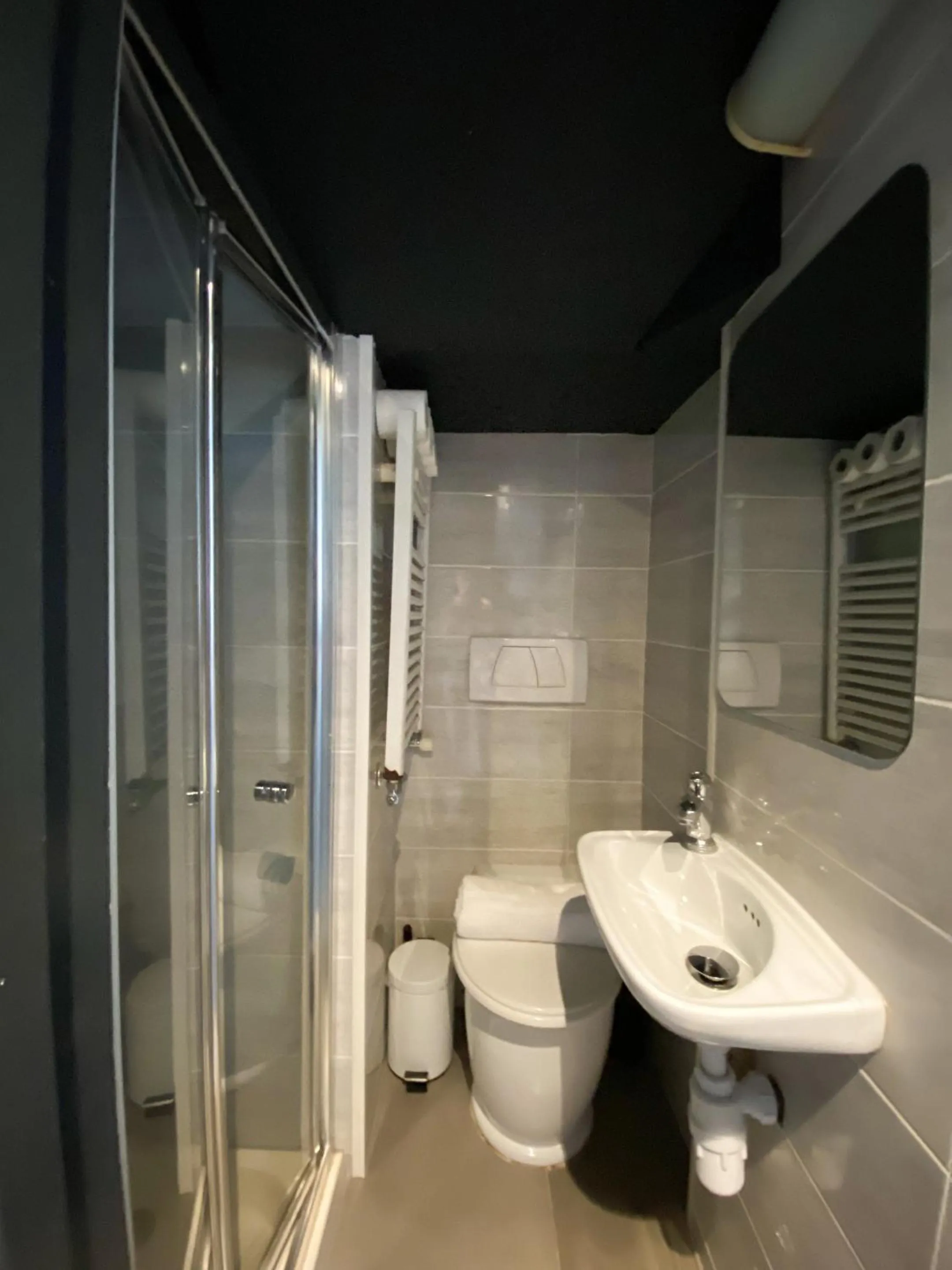 Bathroom in Modern Studios Close To Hyde Park