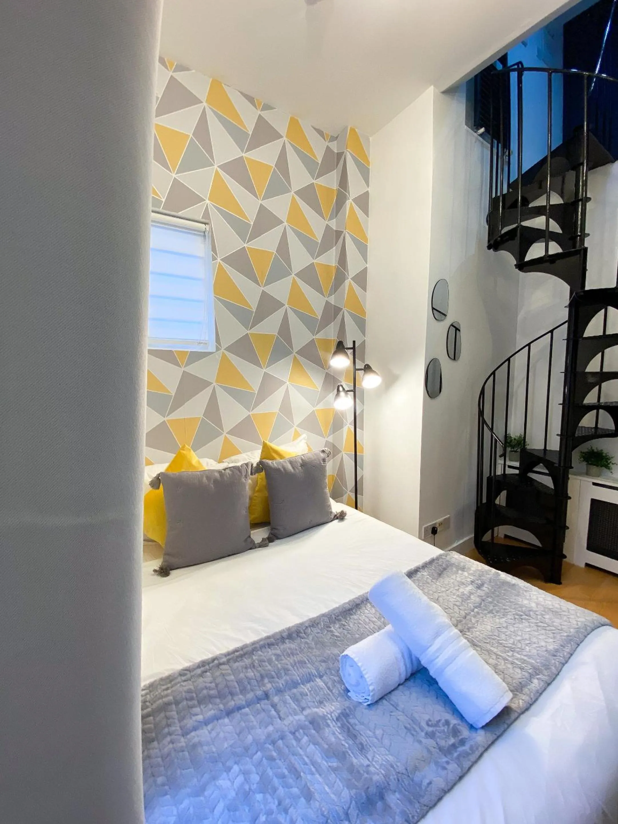 Bedroom, Bed in Modern Studios Close To Hyde Park