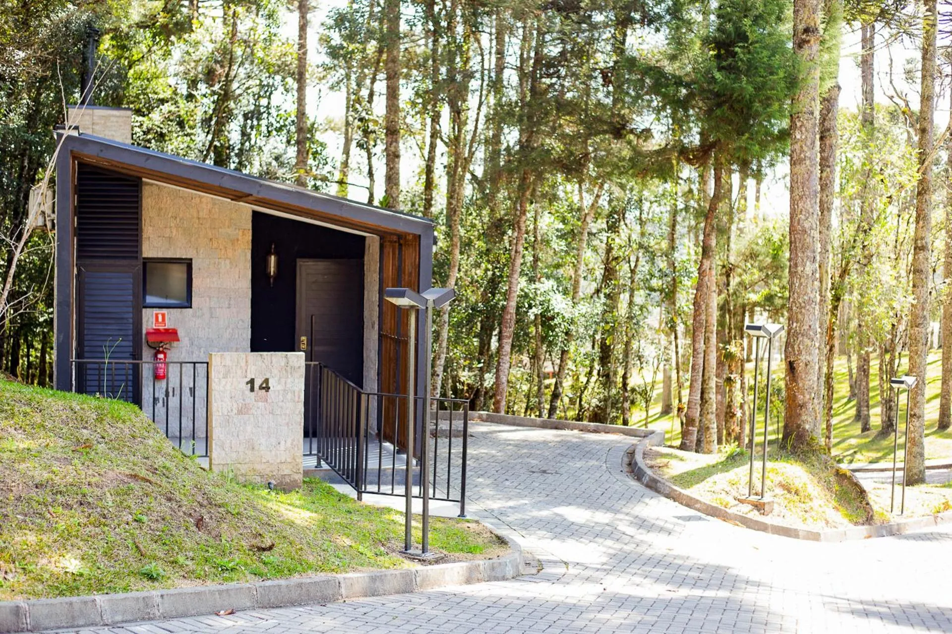 Facade/entrance in Hotel Boutique Vinícola Araucária by Slaviero Hotéis
