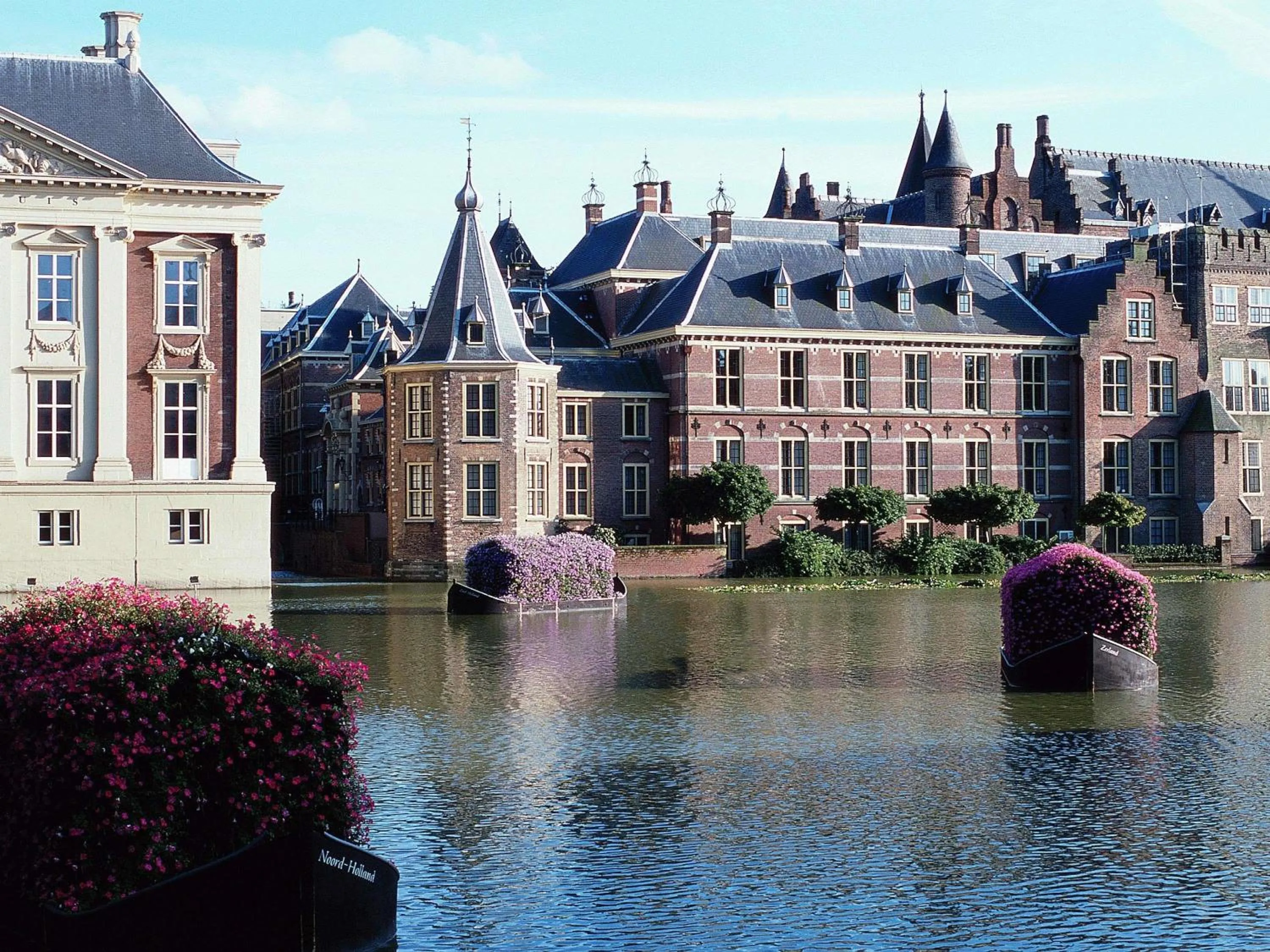 Property building in Mercure Hotel Den Haag Central