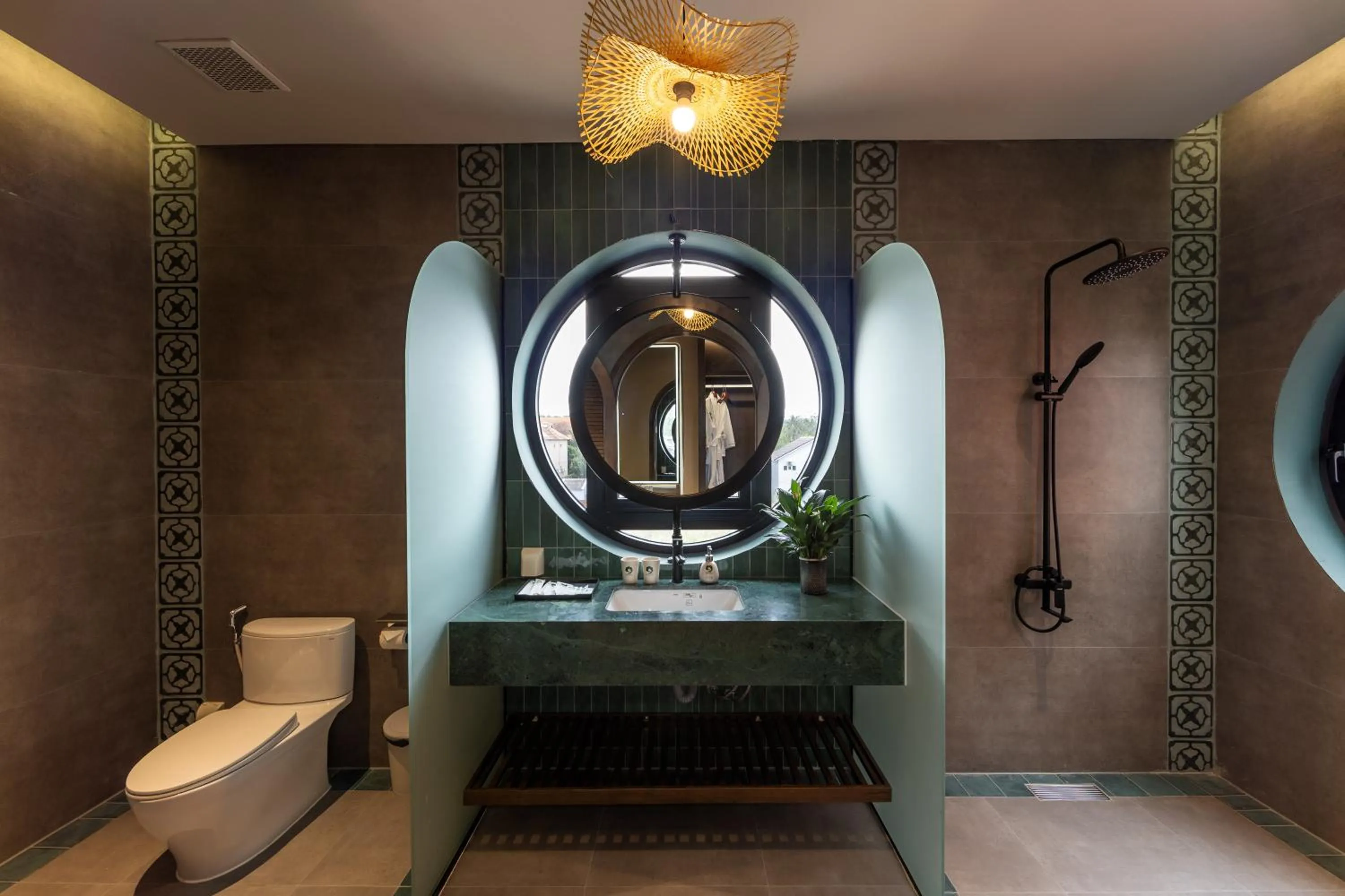 Toilet in Emerald Garden Retreat