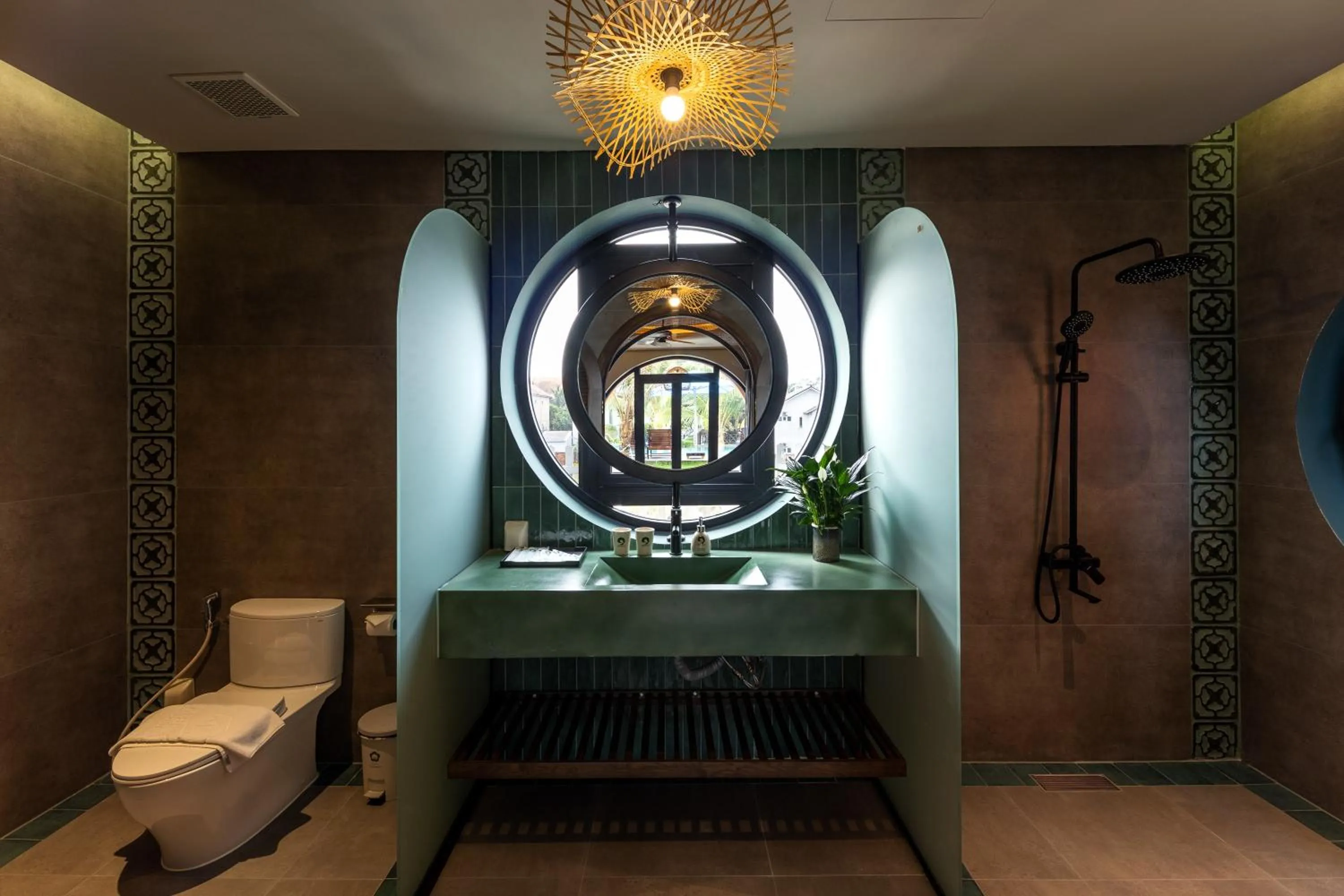 Toilet in Emerald Garden Retreat