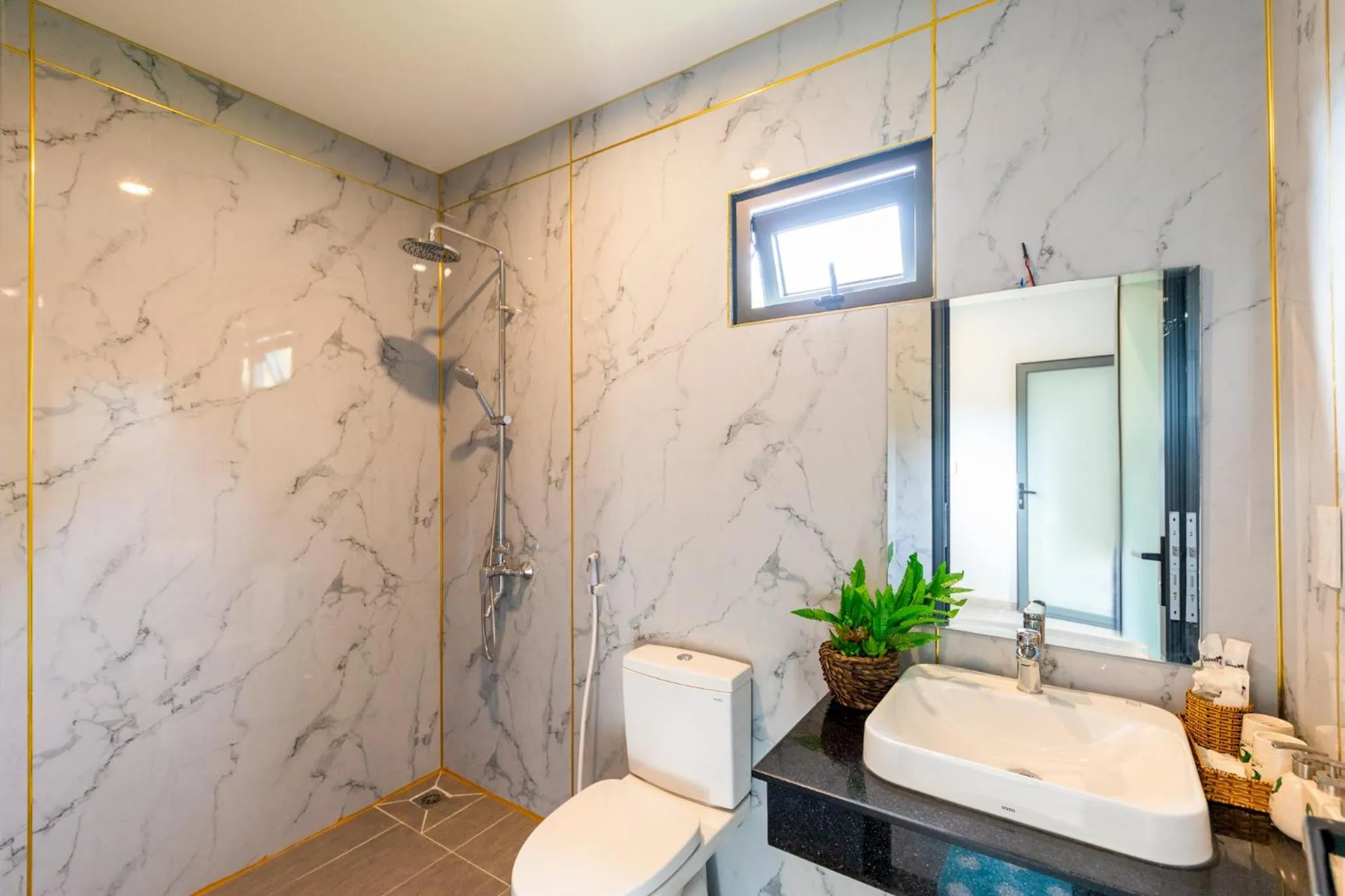 Shower in Emerald Garden Retreat