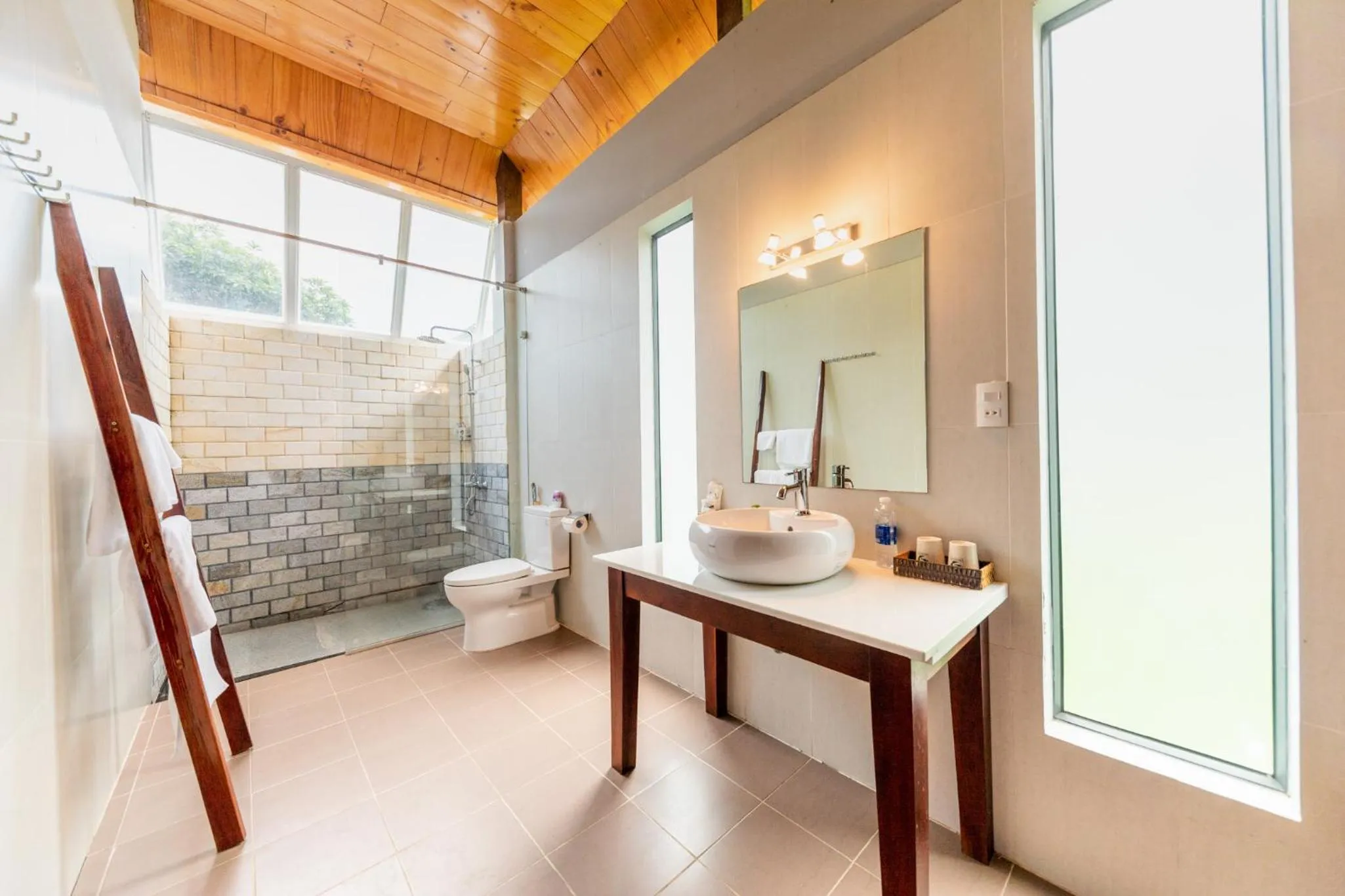 Shower in Emerald Garden Retreat