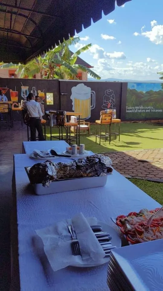 Evening entertainment in Amariah Villa