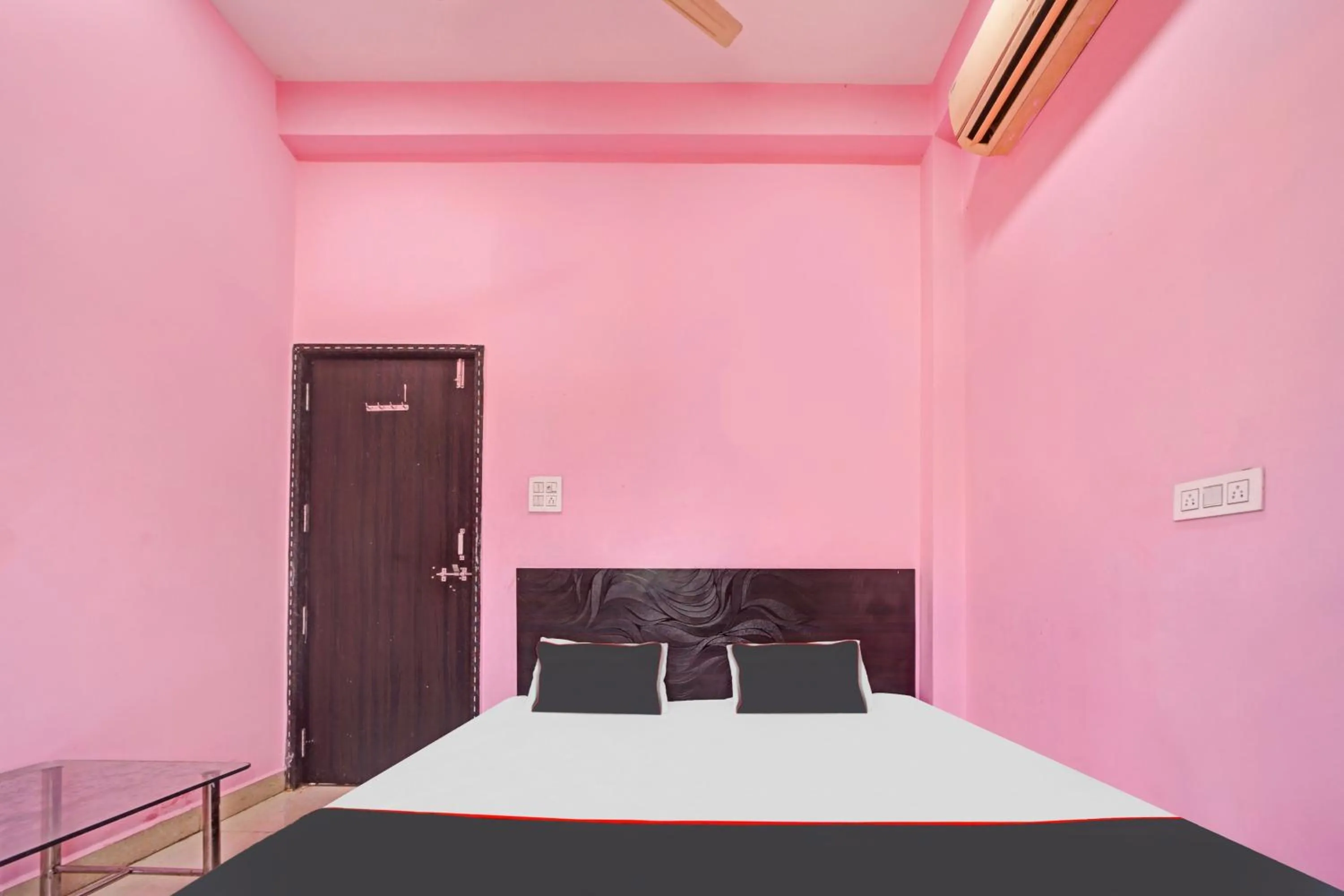 Bedroom, Bed in Super Hotel O Air Palace