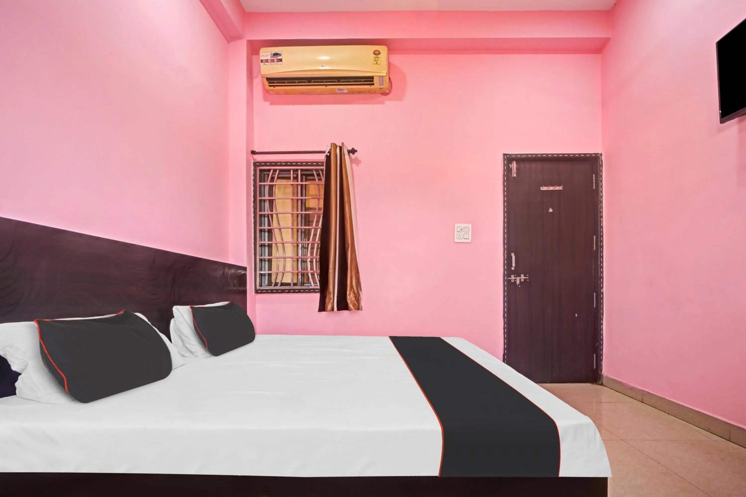 Bedroom, Bed in Super Hotel O Air Palace