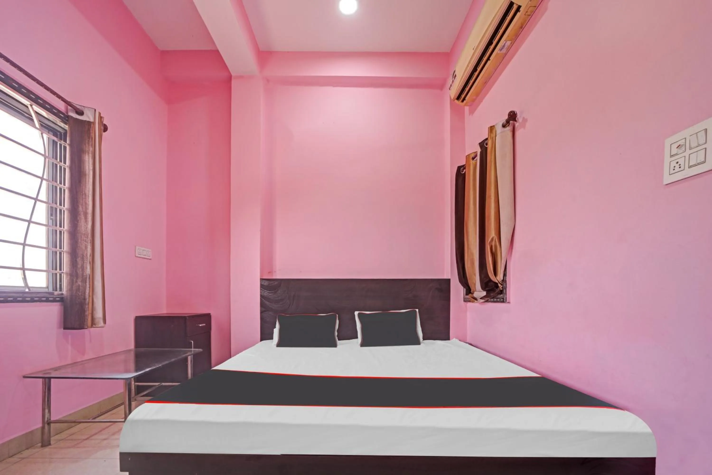 Bedroom, Bed in Super Hotel O Air Palace