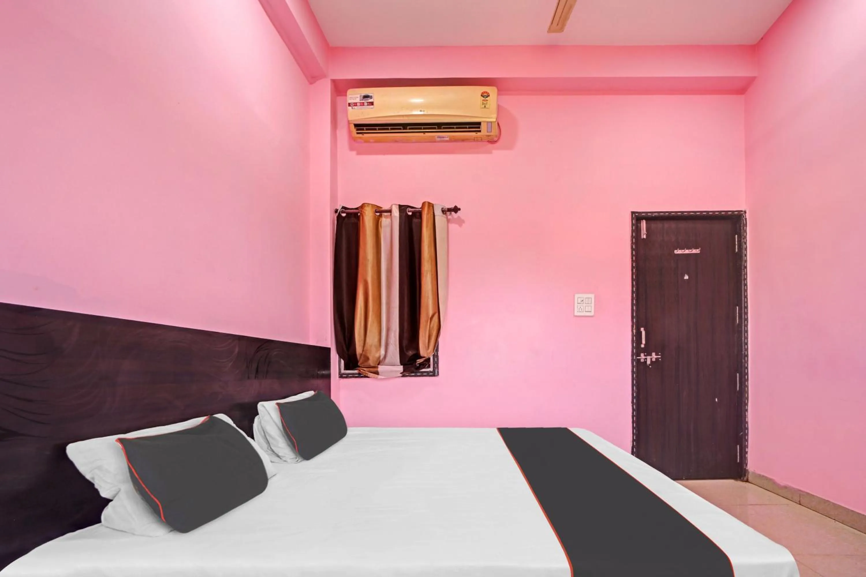 Bedroom, Bed in Super Hotel O Air Palace