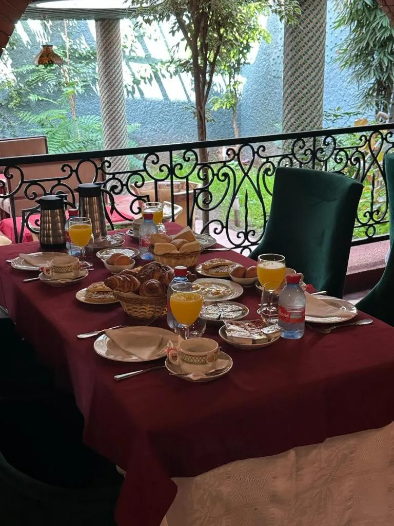 Restaurant/places to eat in Ourida Urban Hotel Rabat