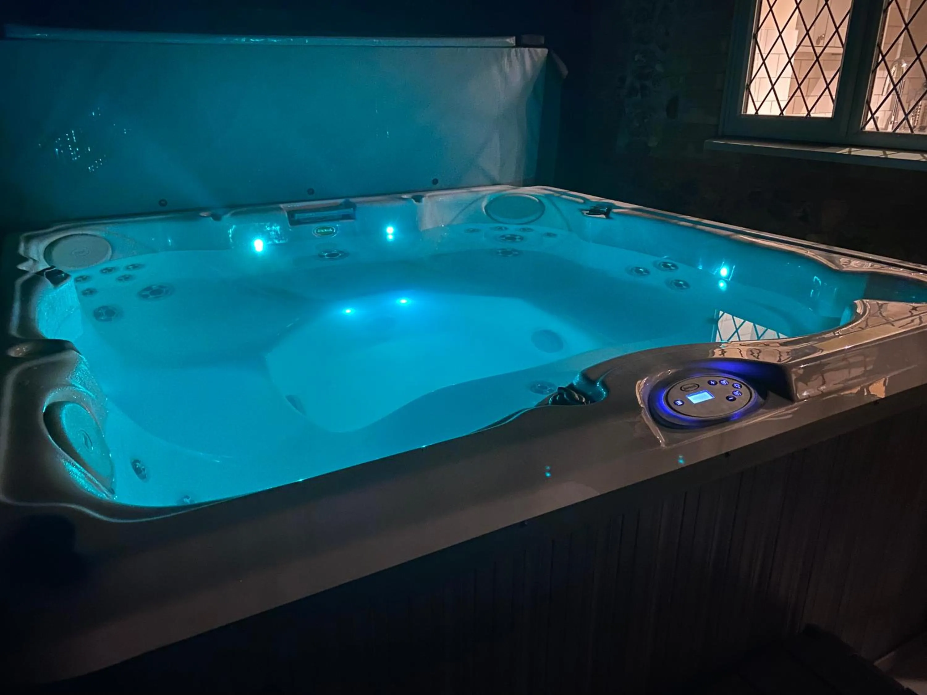 Hot Tub in Bridge Hotel Brandon