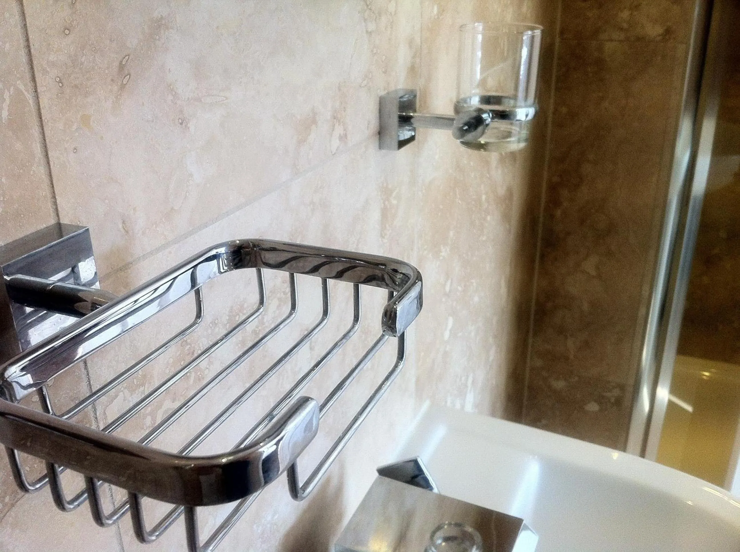 Bathroom in Bridge Hotel Brandon