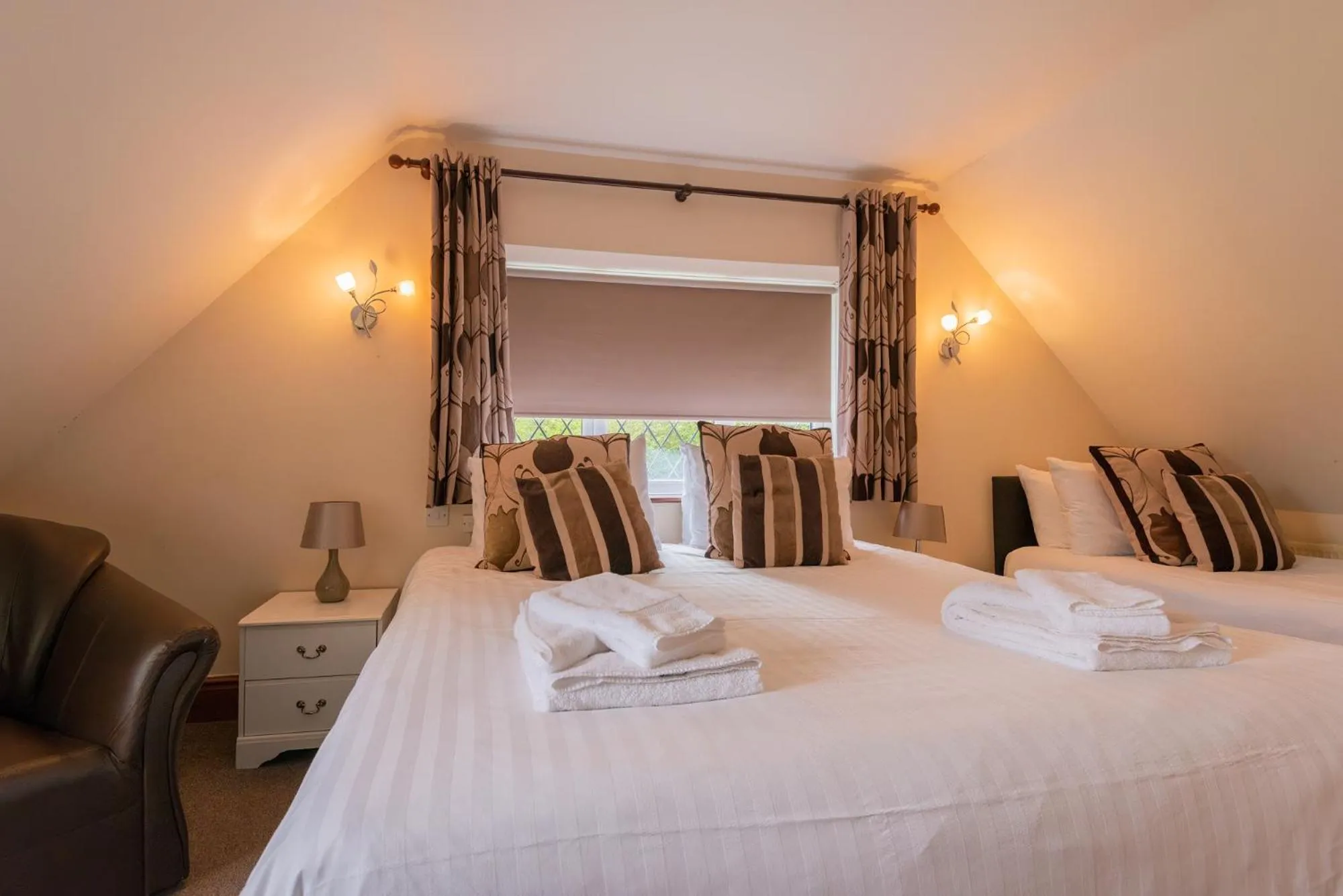 Bedroom, Bed in Bridge Hotel Brandon