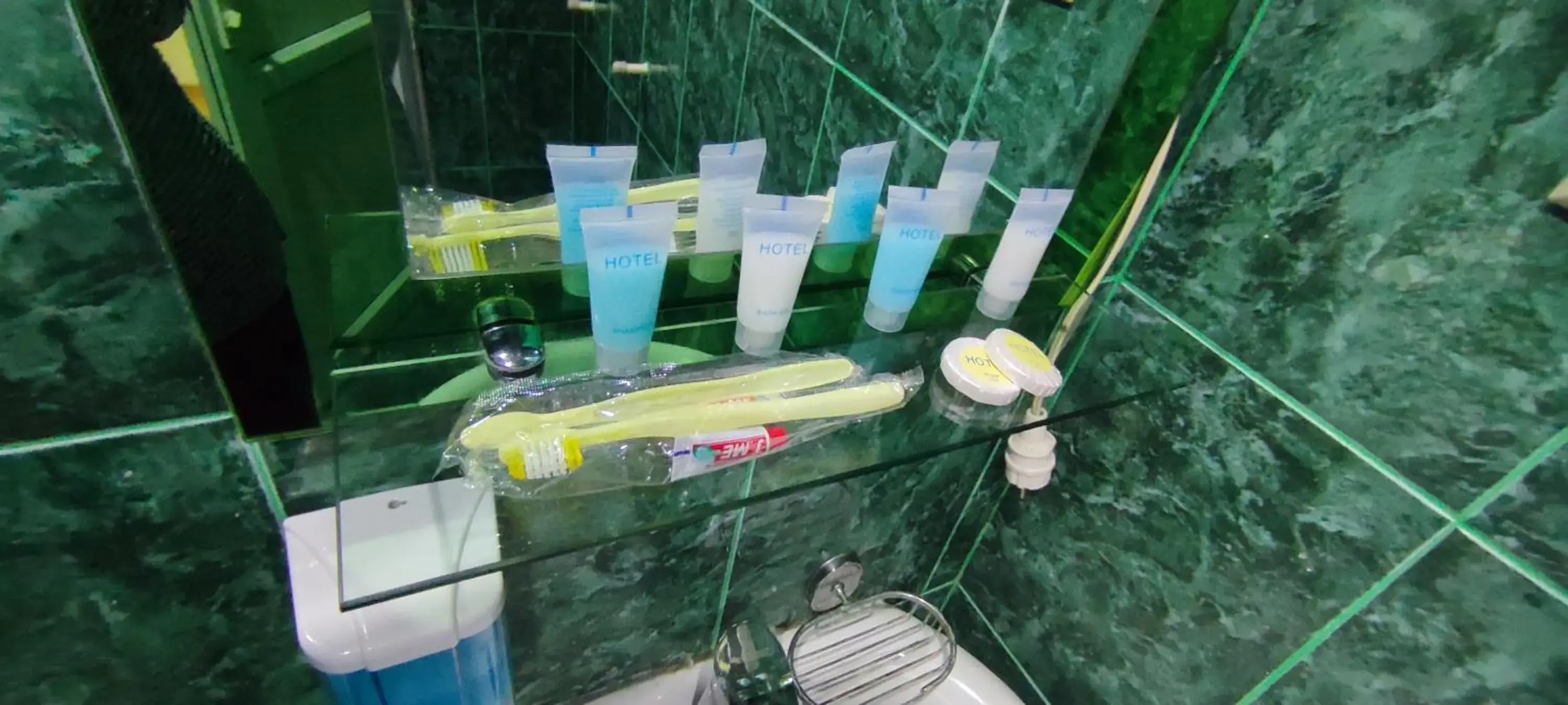 Triple Room in Hotel Max Comfort Triple Room in Hotel Max Comfort