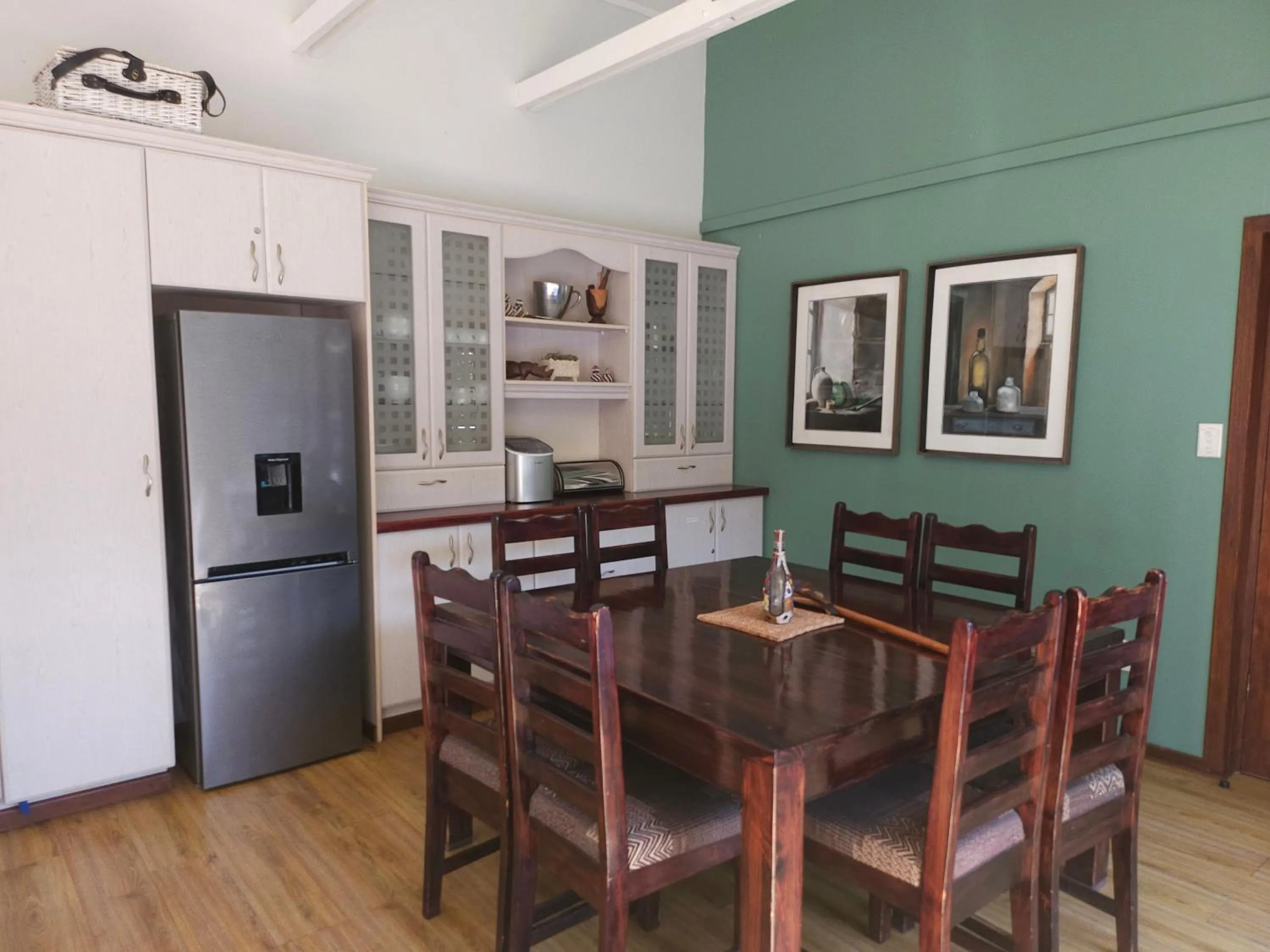 Kitchen or kitchenette in Thornwood