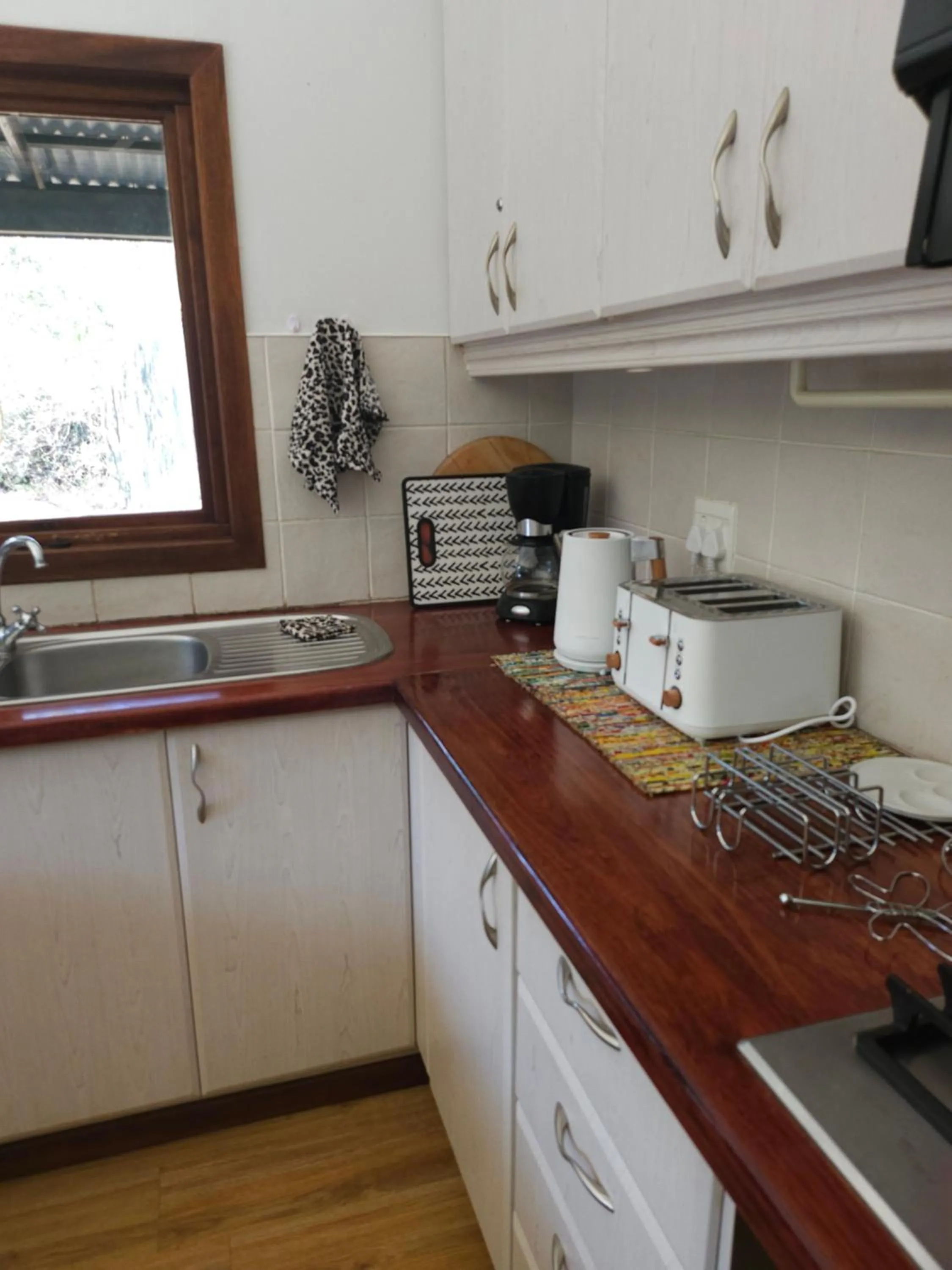 Kitchen or kitchenette in Thornwood