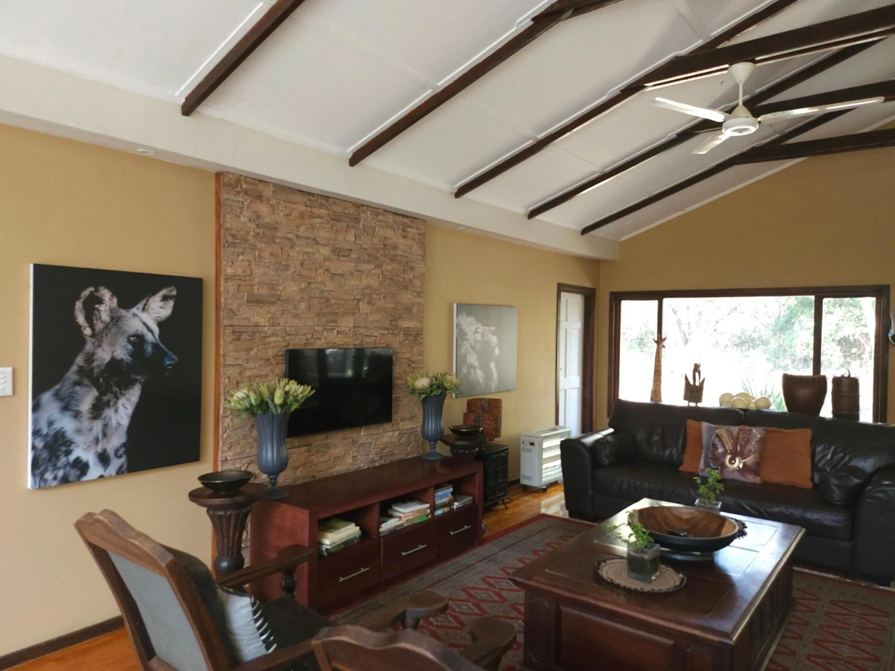 Living room in Thornwood