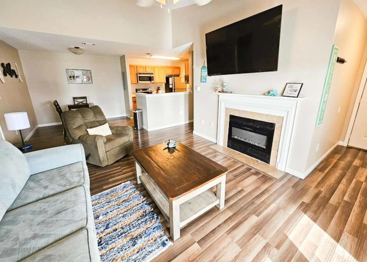 2br/2ba Full Condo w/ Pool & Gym, Sleeps 6