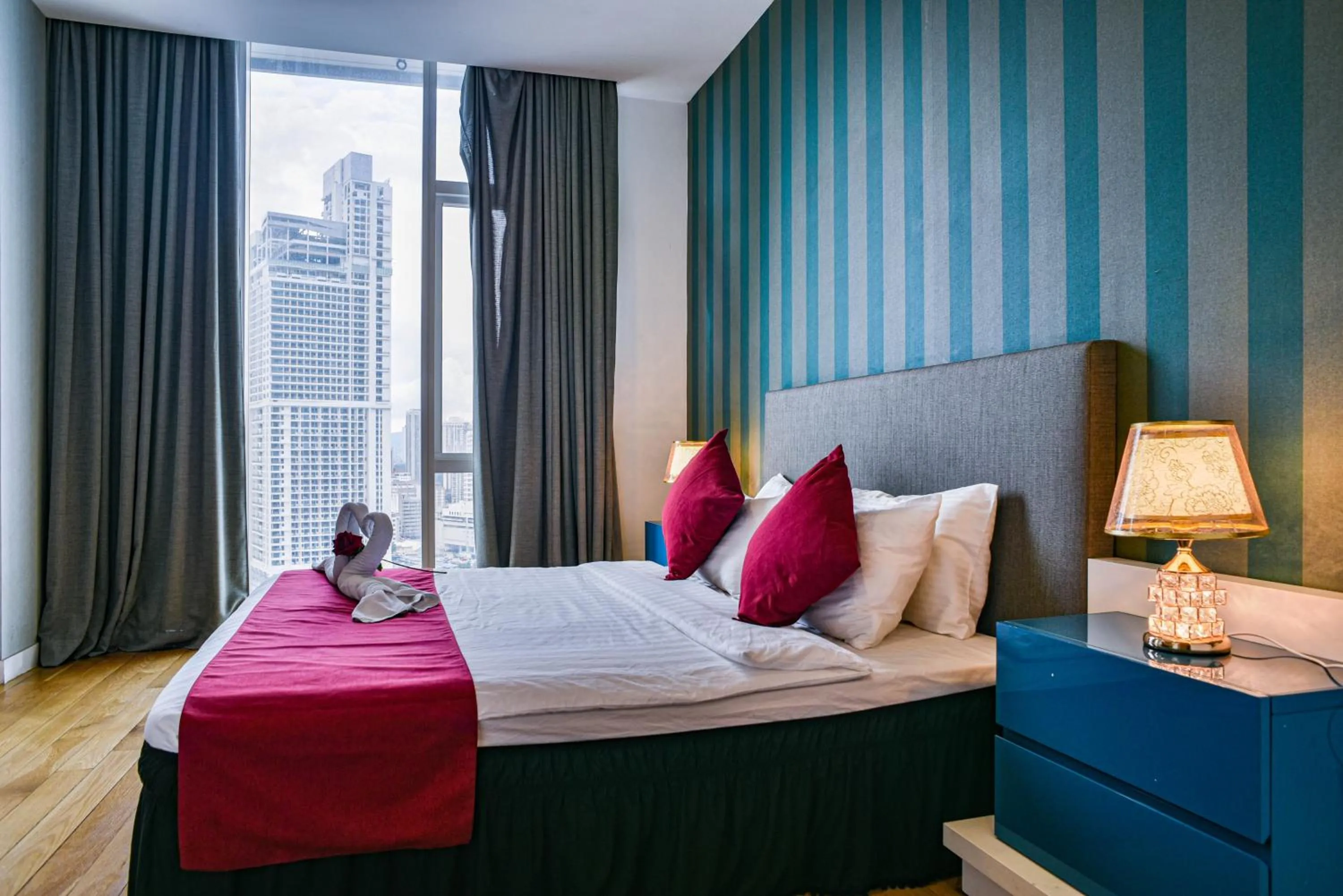 View (from property/room), Bed in Sidemen Suites at Platinum KLCC