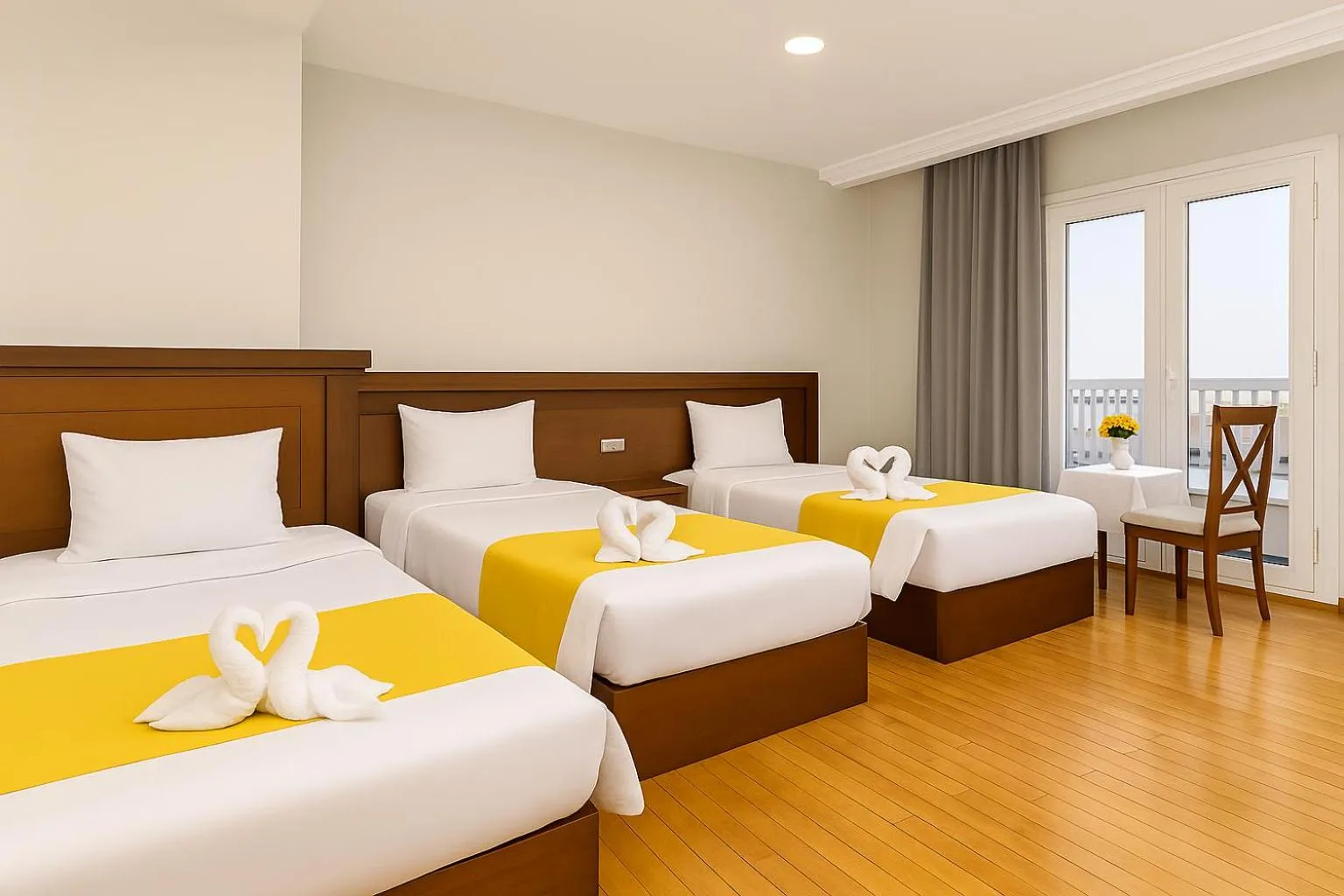 Bed in Miramar Evergreen Hotel