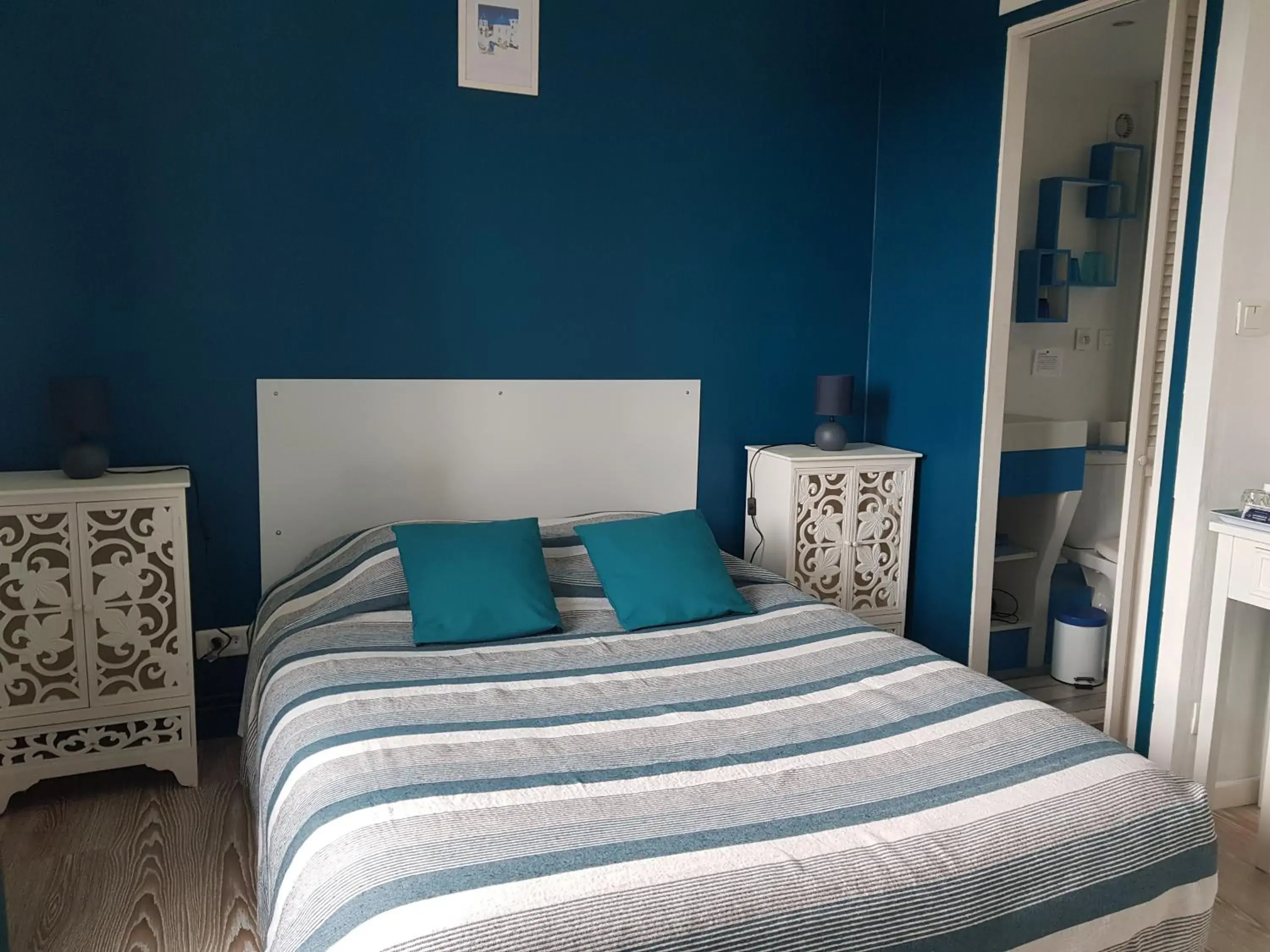 Double Room with Private Bathroom in Les forges de Planechaud Double Room with Private Bathroom in Les forges de Planechaud