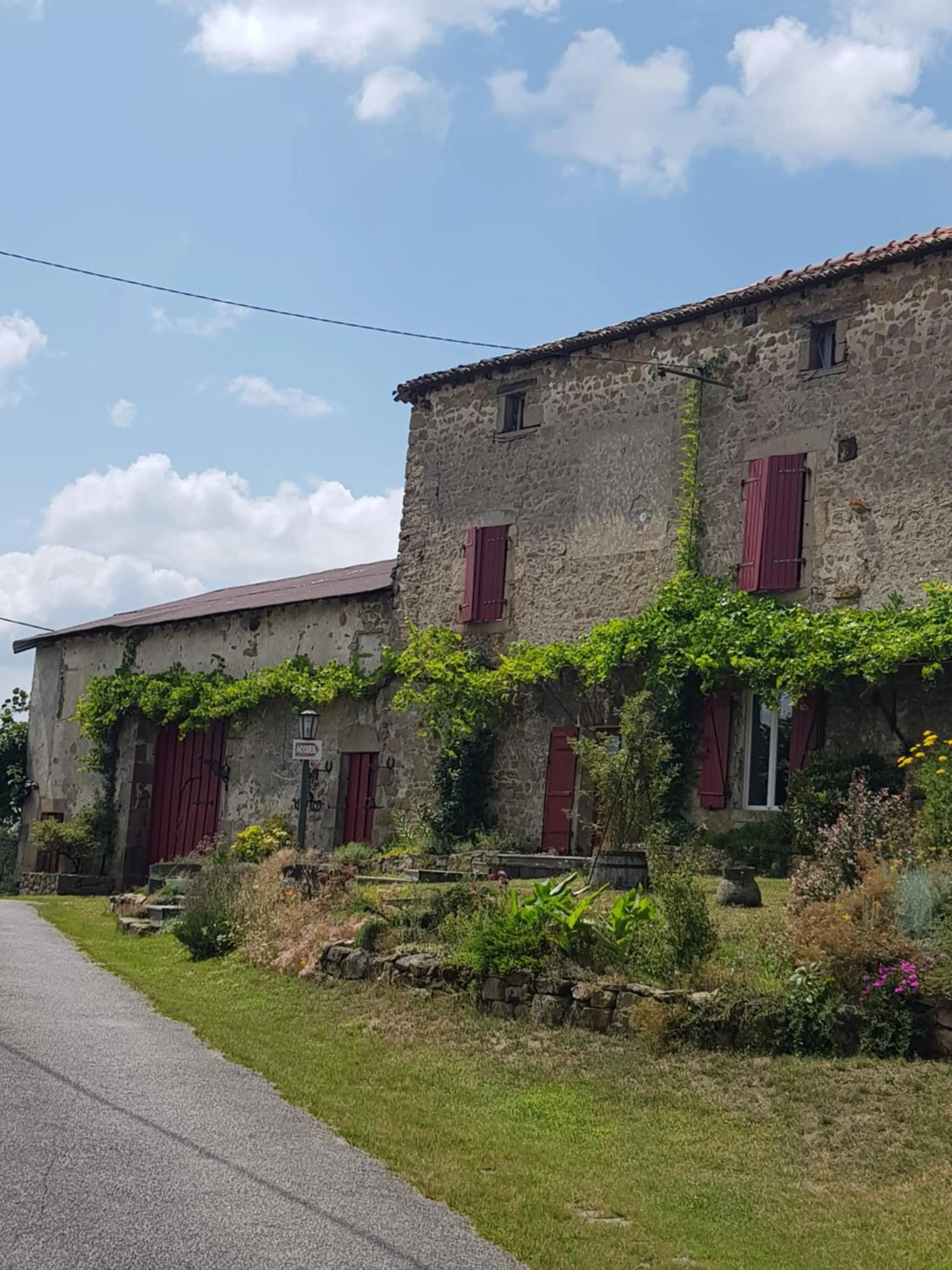 Facade/entrance in Les forges de Planechaud