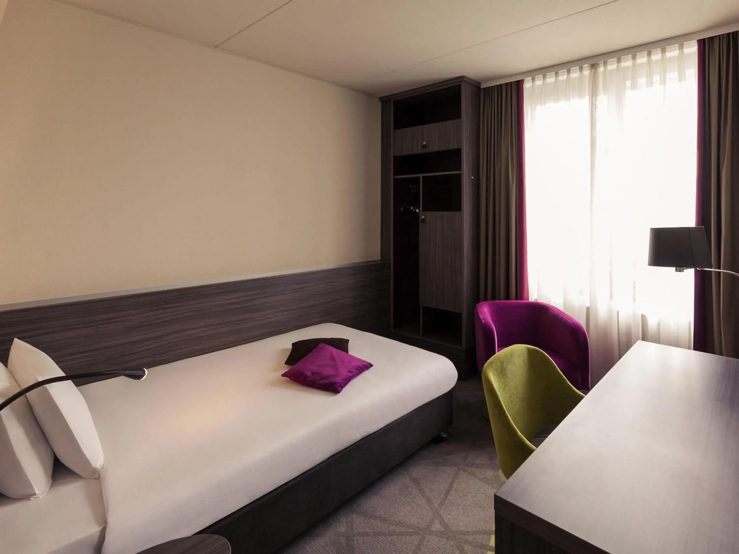 Standard Single Room - single occupancy in Mercure Hotel Groningen Martiniplaza Standard Single Room - single occupancy in Mercure Hotel Groningen Martiniplaza