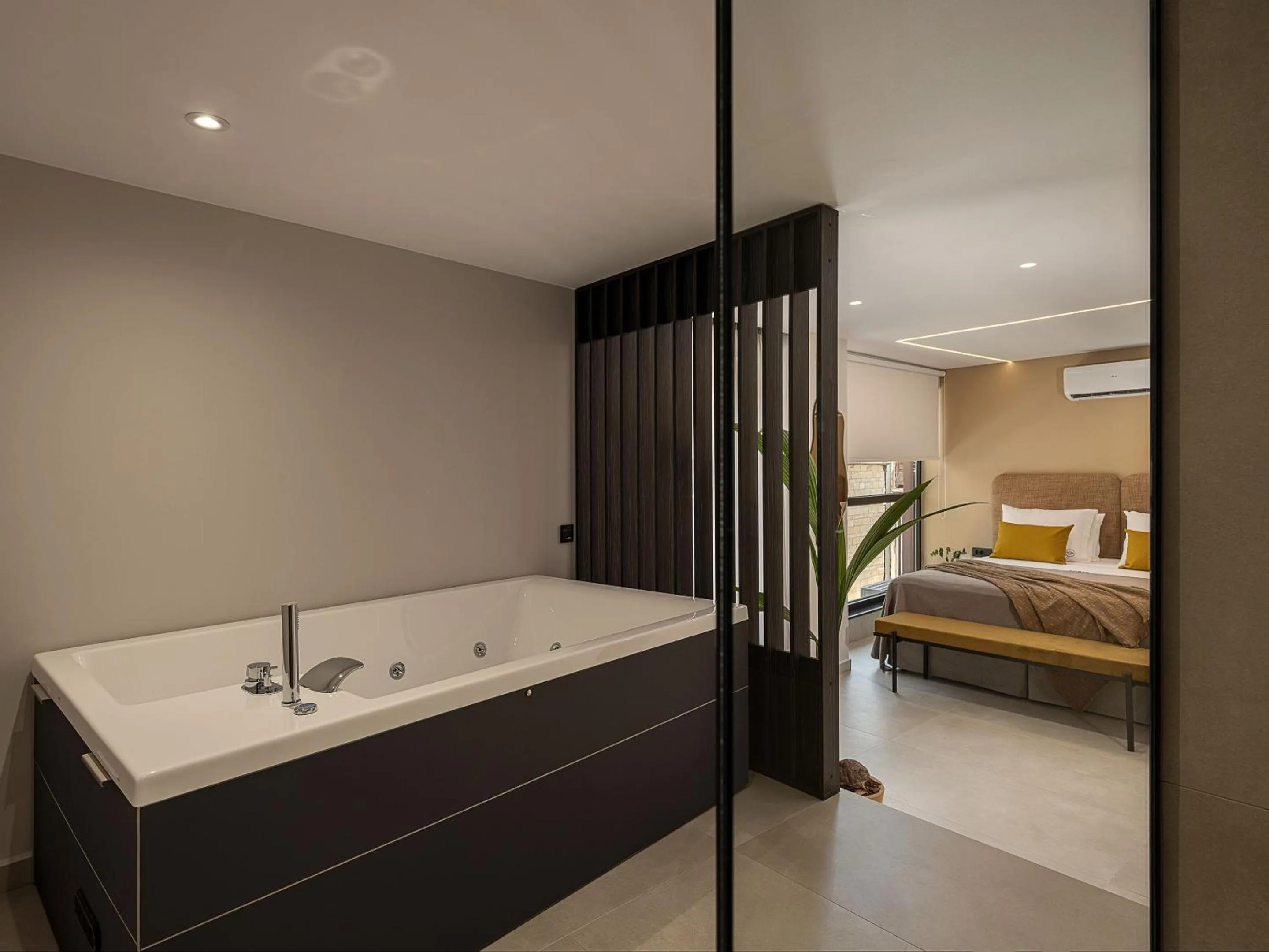 Hot Tub, Bed in Theta Boutique Hotel