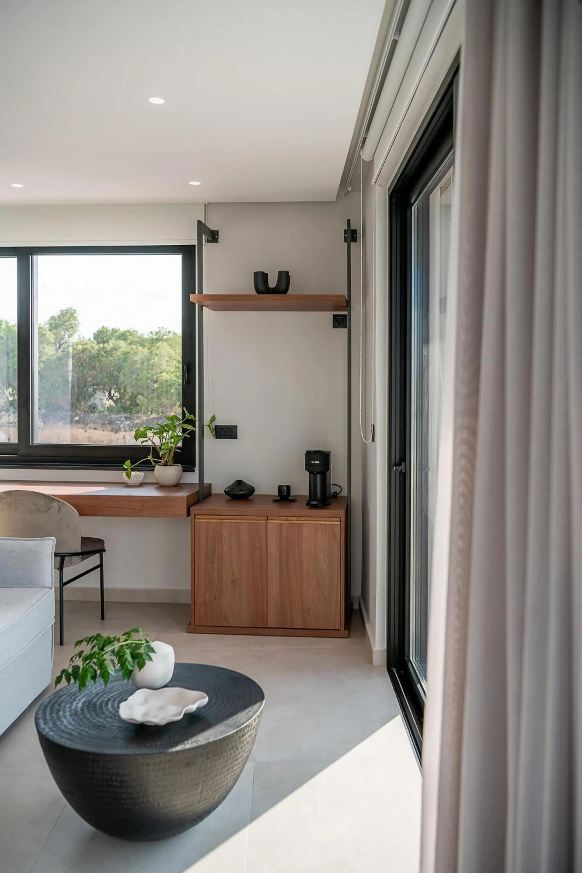 Coffee/tea facilities, Bed in Theta Boutique Hotel