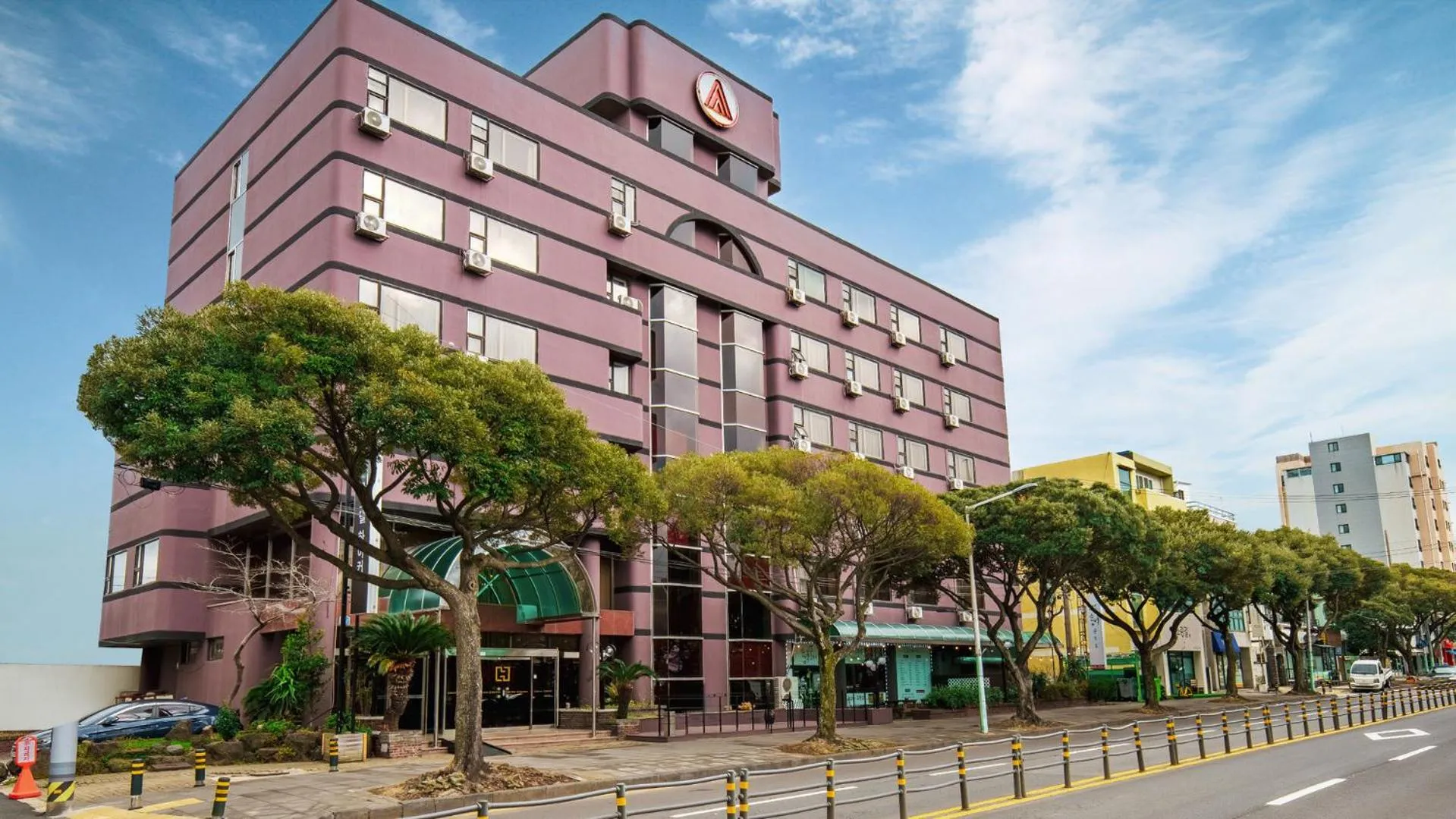 Property building in Hiker Hotel