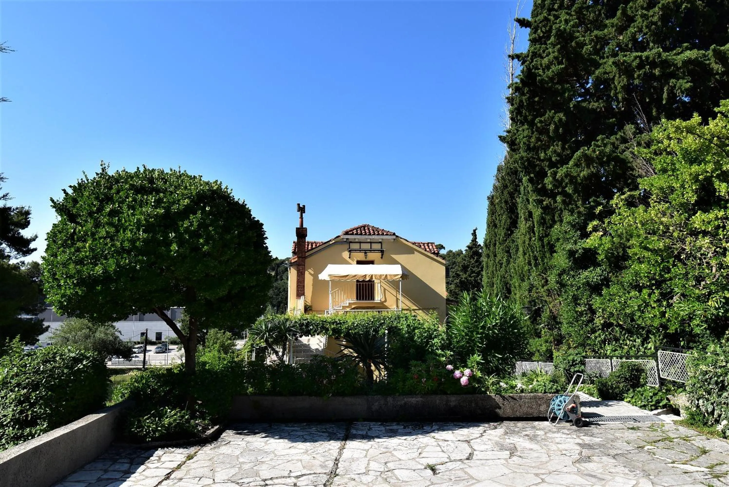 Property building in Guest House Kanjuo