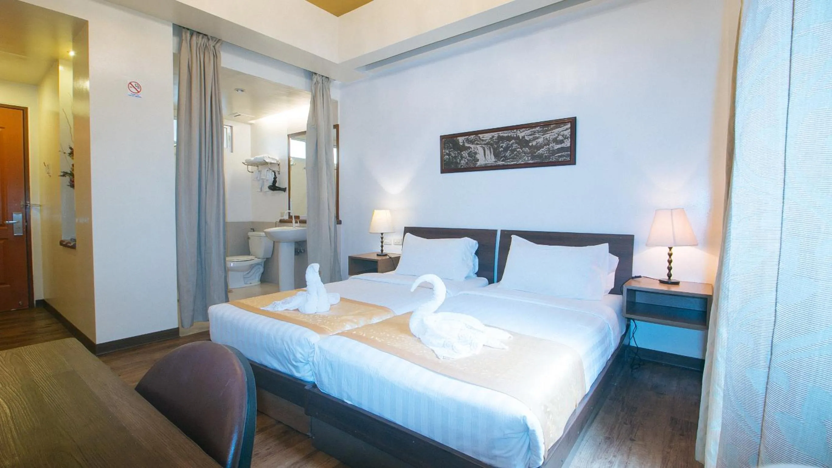 Bed in RedDoorz Premium at Anisabel Suites Davao City