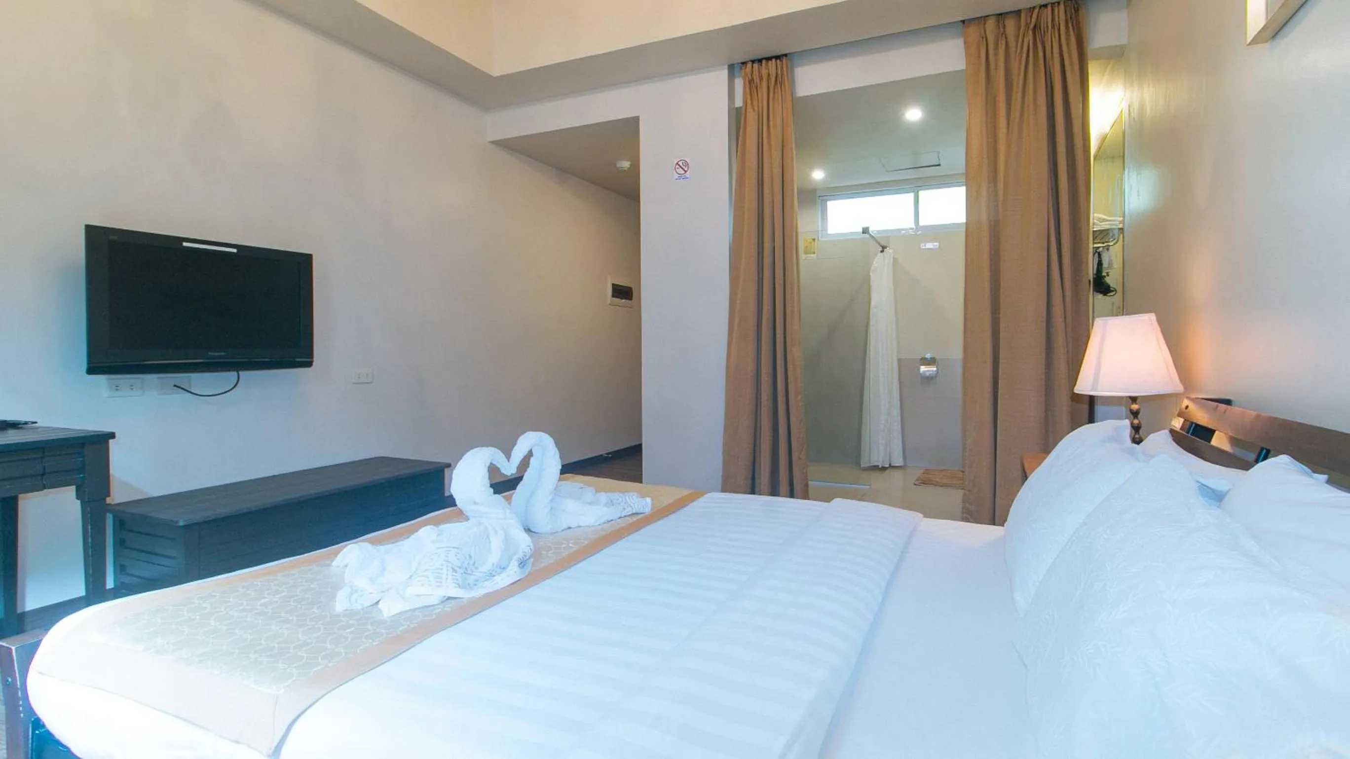 Bed in RedDoorz Premium at Anisabel Suites Davao City