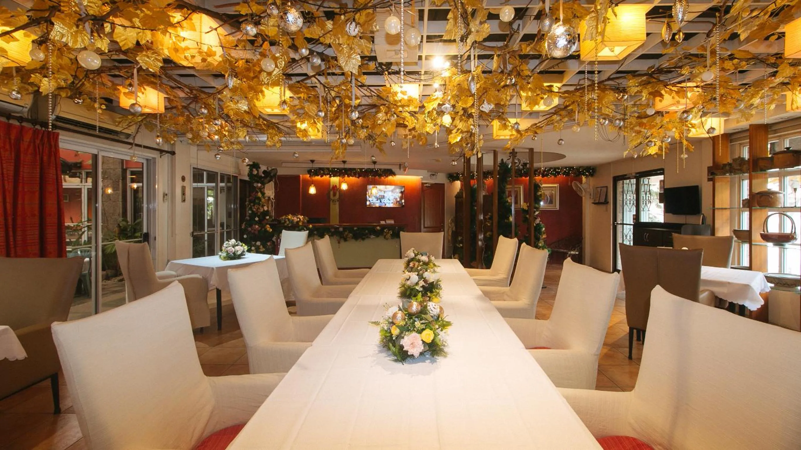 Restaurant/places to eat in RedDoorz Premium at Anisabel Suites Davao City