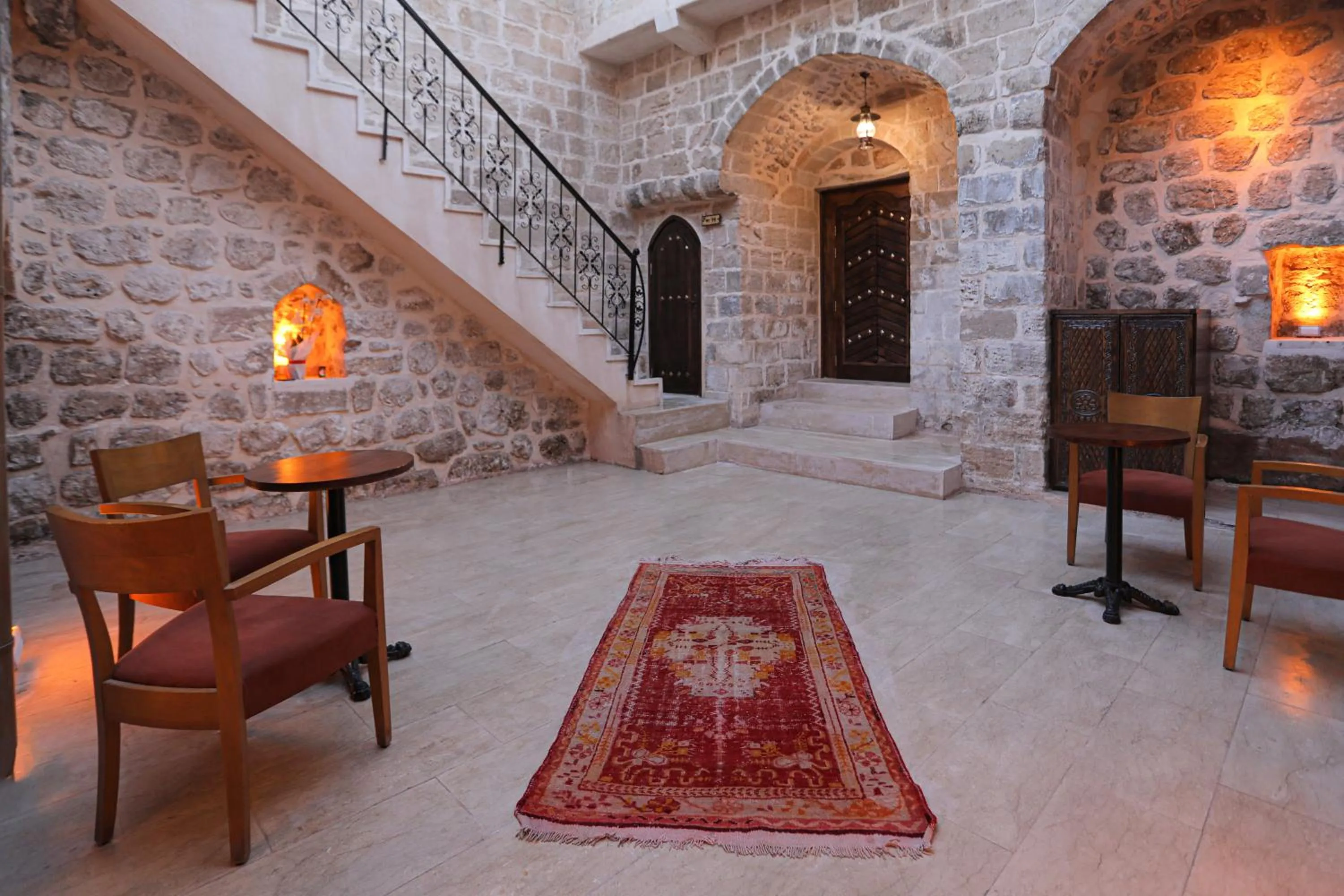 Business facilities in Ankahan Konağı