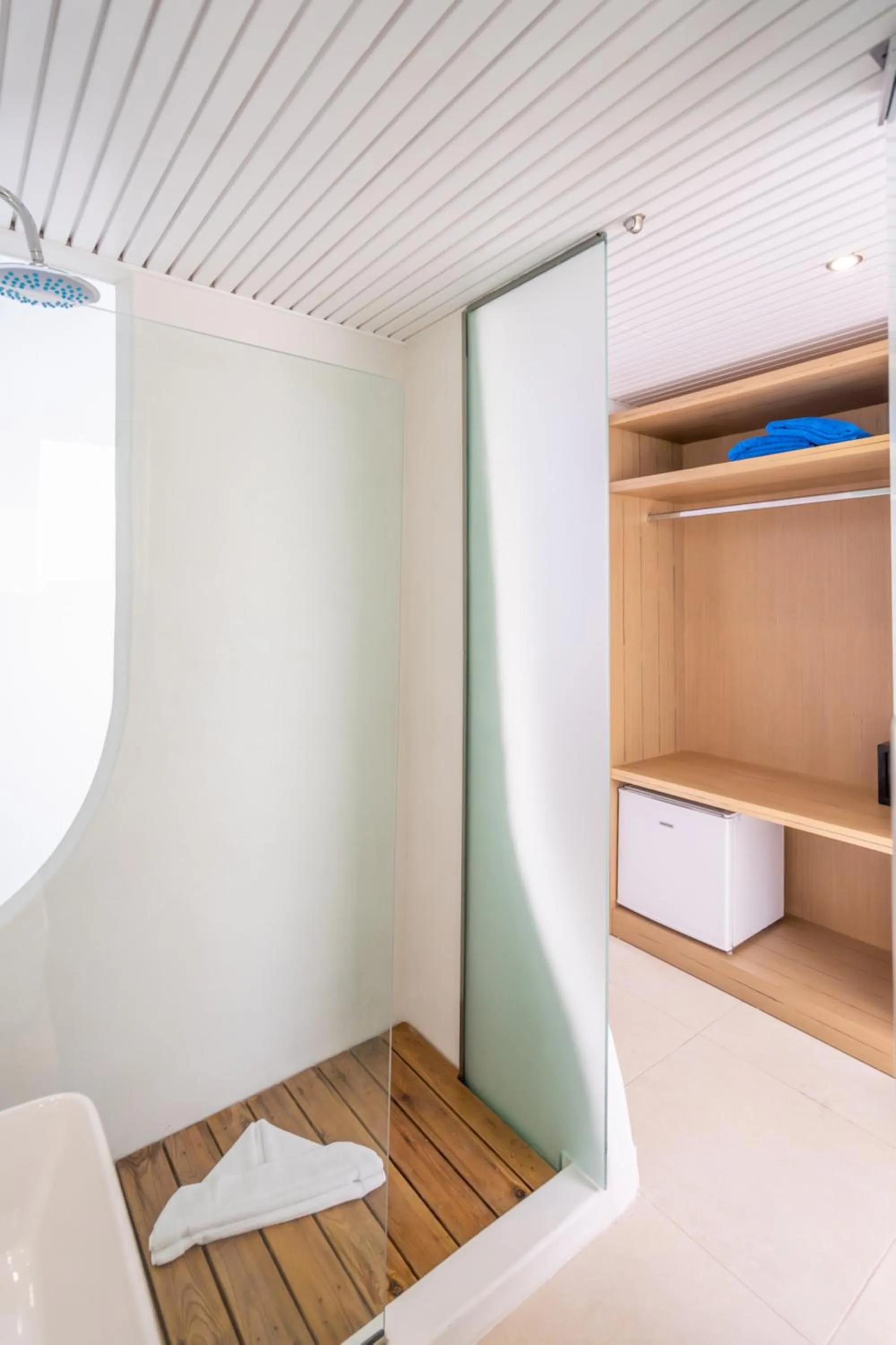 Shower in Aloe Hotel - Adults Only