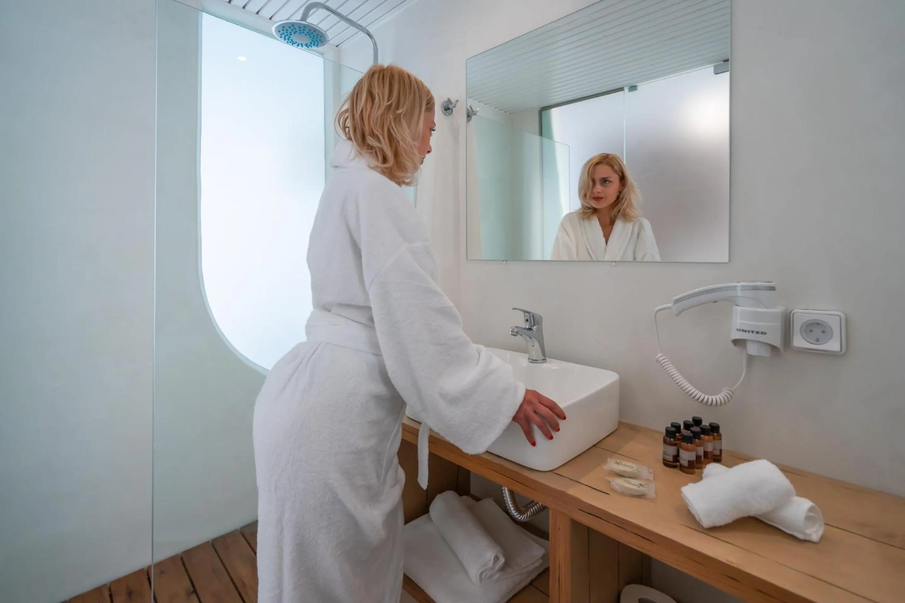 Shower in Aloe Hotel - Adults Only