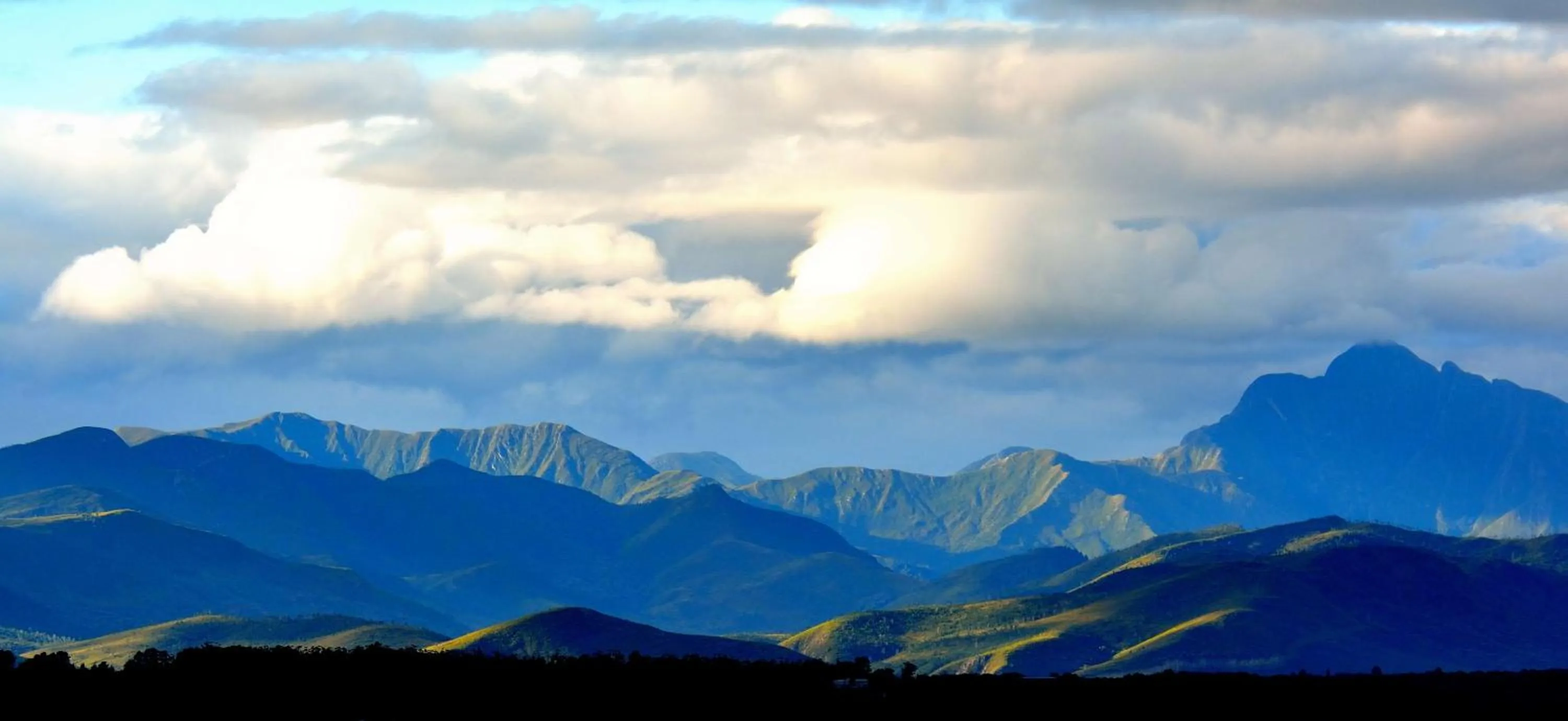 Mountain view in 22 Julia B&B