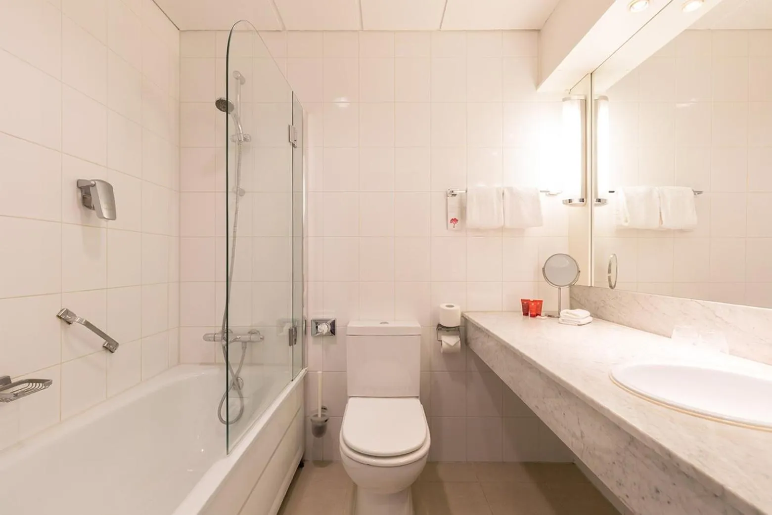 Bathroom in Leonardo Hotel Lelystad City Center