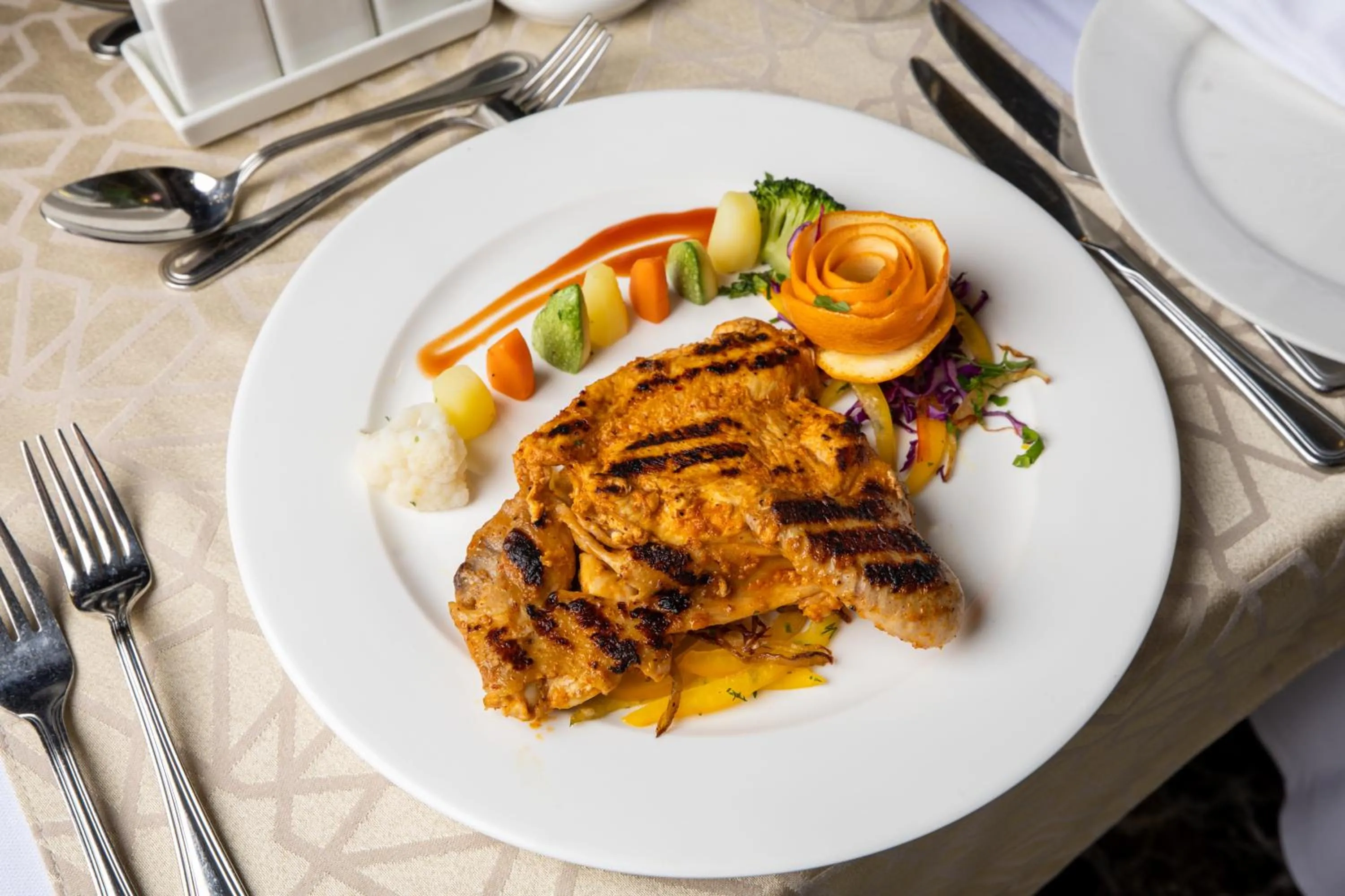 Food in Emaar Al Mektan Hotel