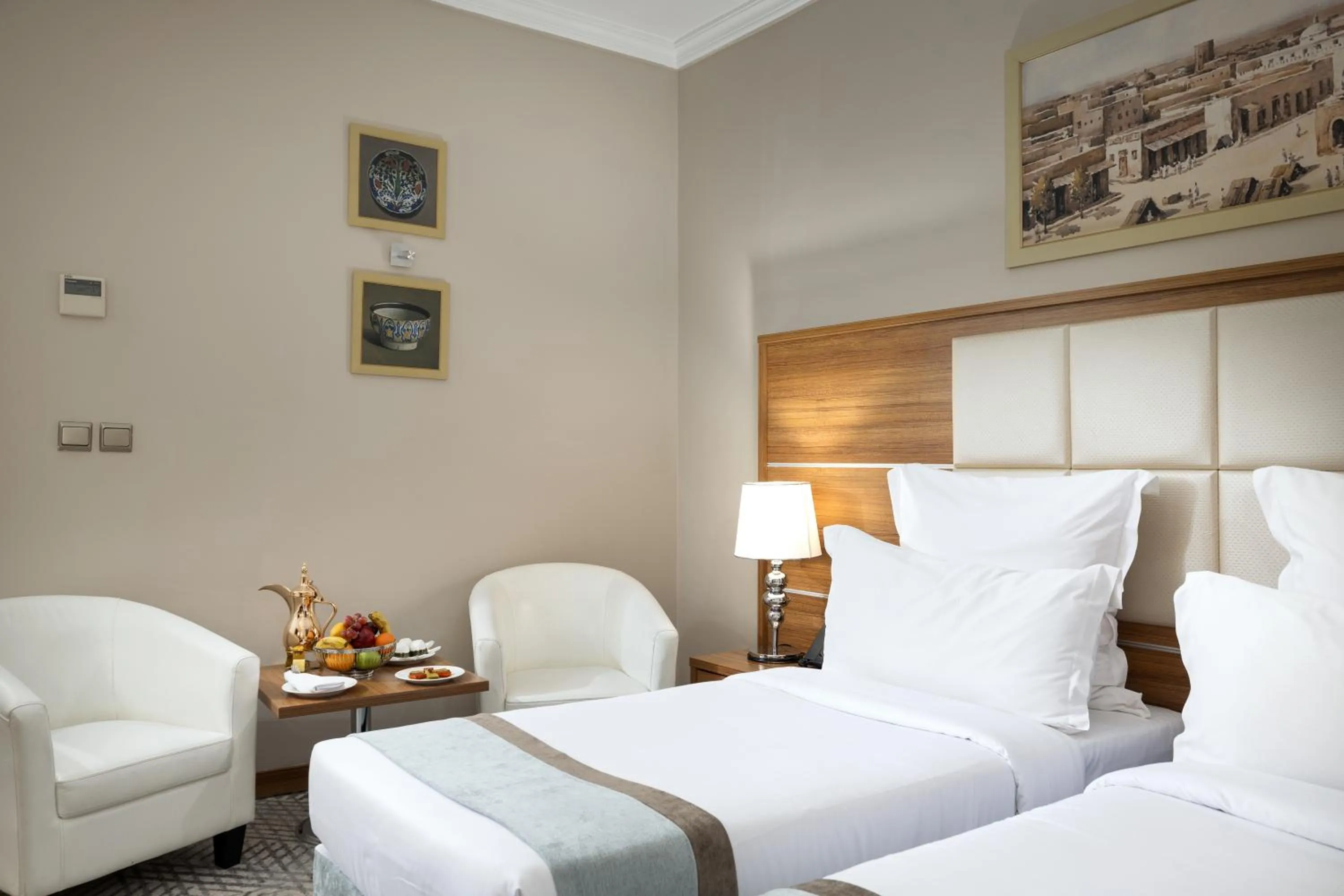 Bedroom, Bed in Emaar Al Mektan Hotel