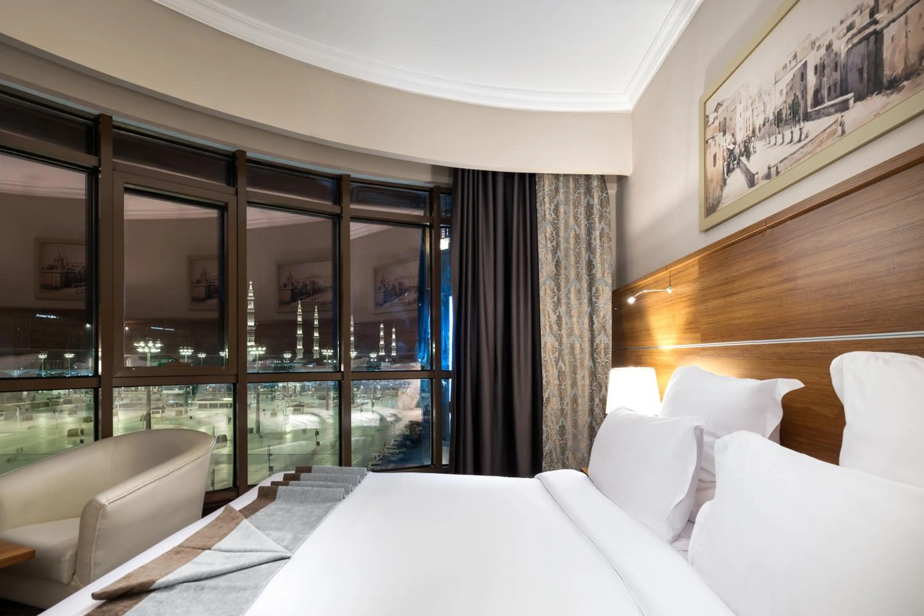 Bed in Emaar Al Mektan Hotel