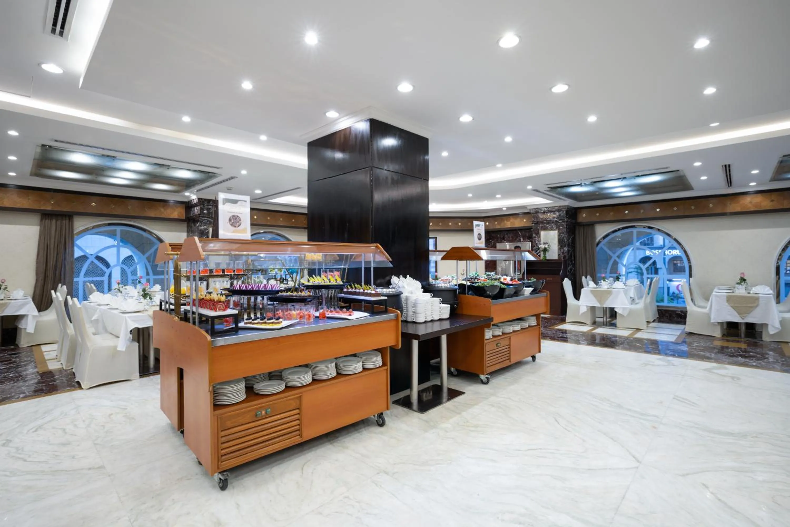 Restaurant/places to eat in Emaar Al Mektan Hotel