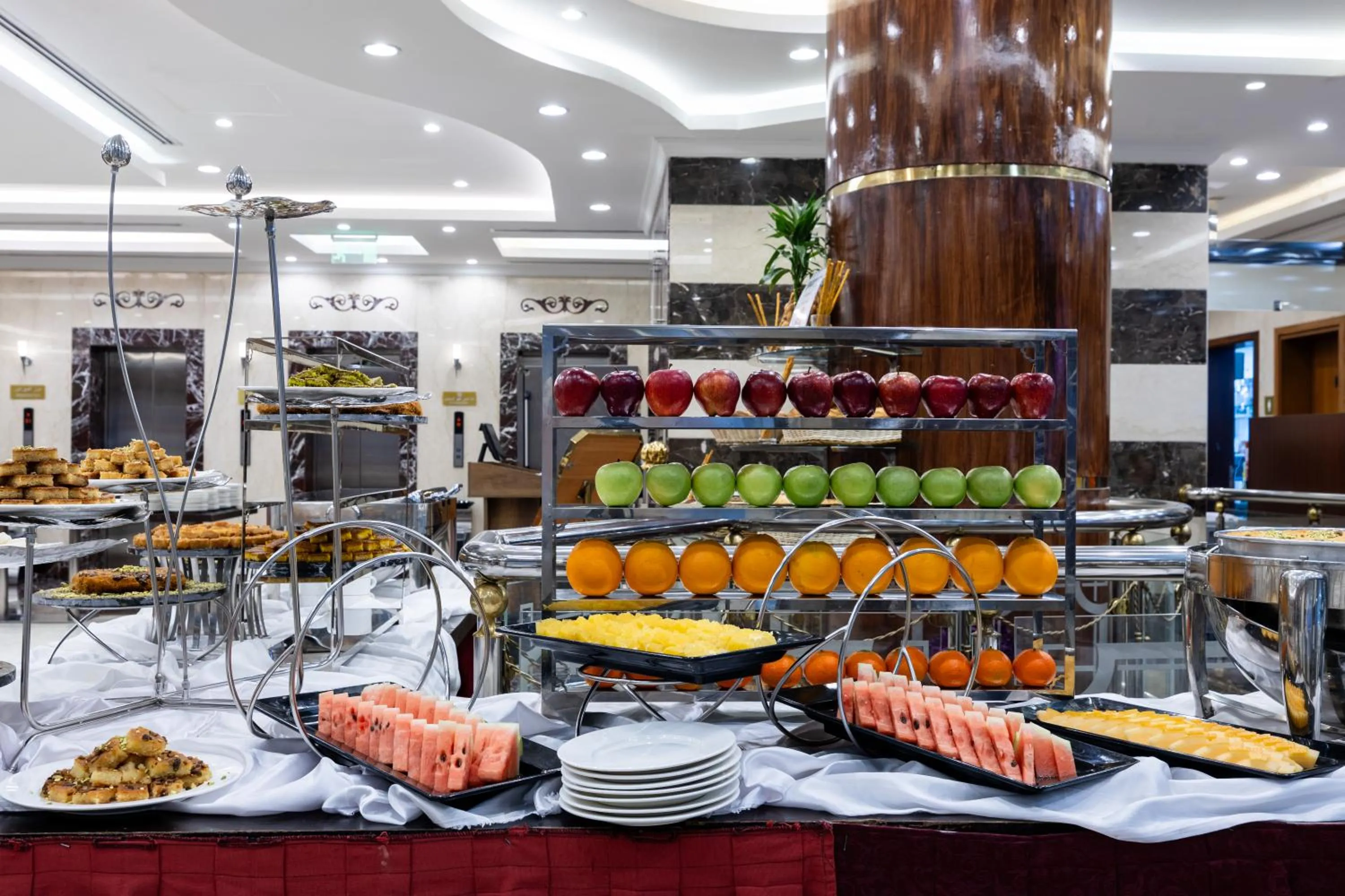 Food and drinks in Emaar Al Mektan Hotel