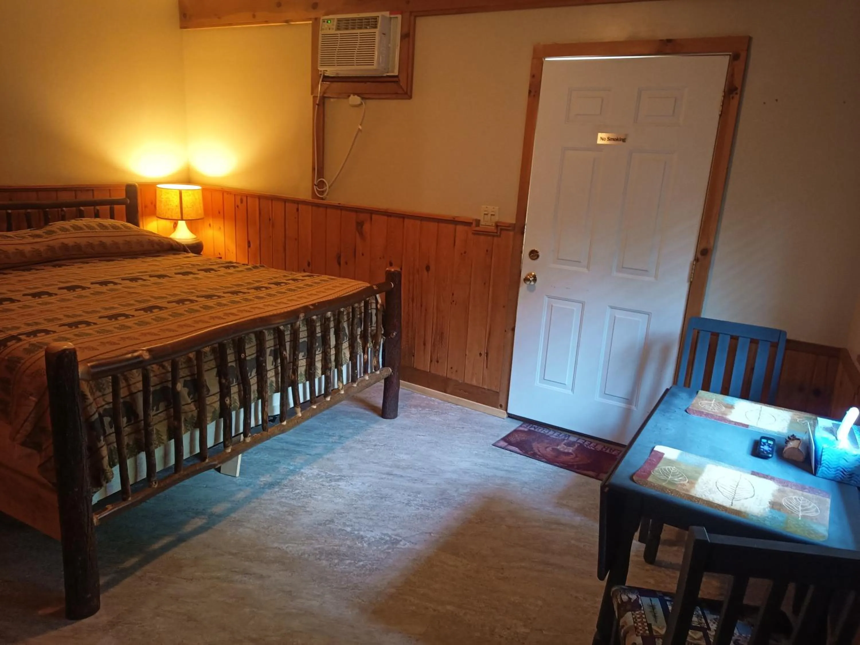 Bedroom, Bed in Adirondack Diamond Point Lodge