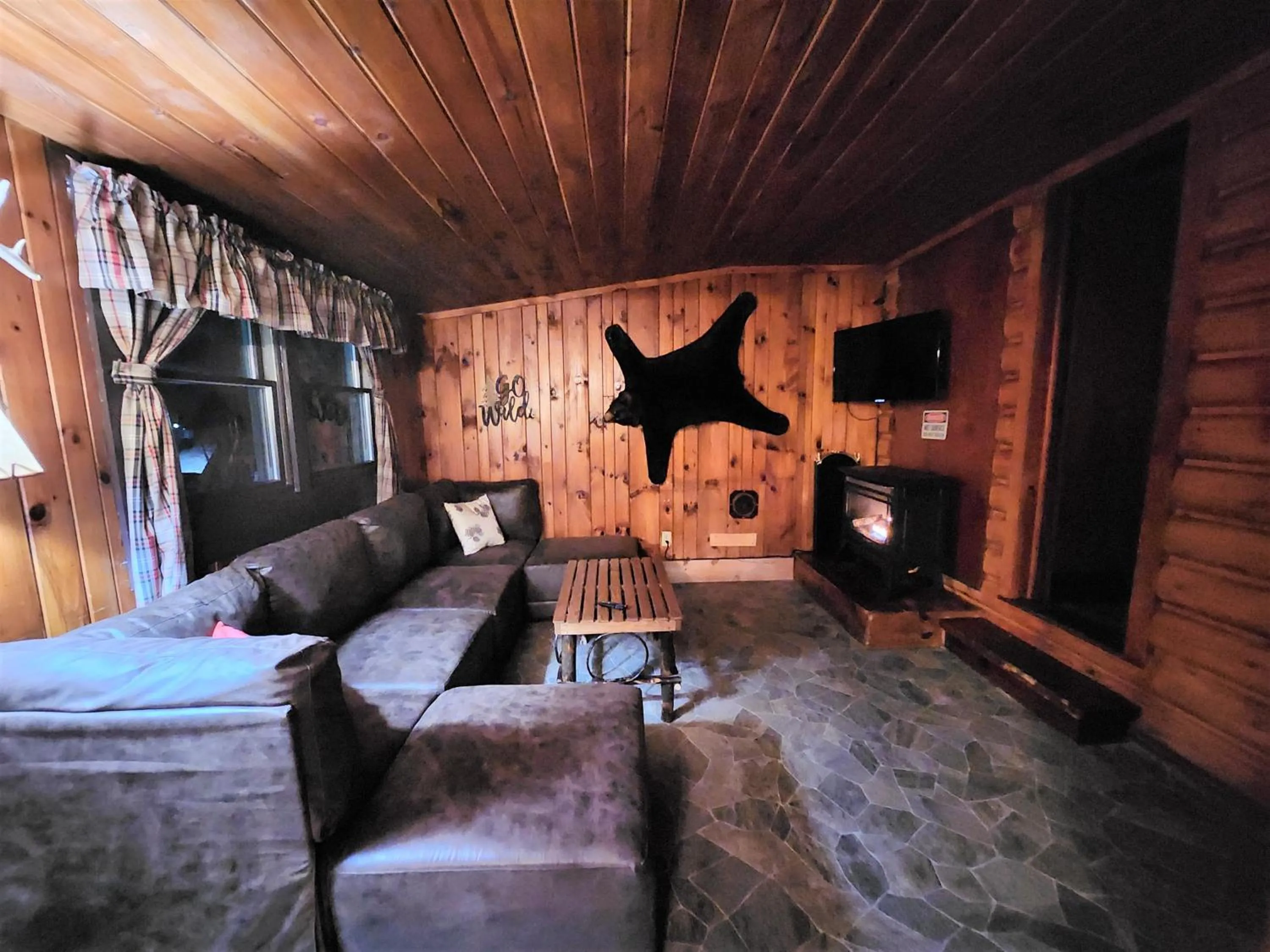 Adirondack Diamond Point Lodge