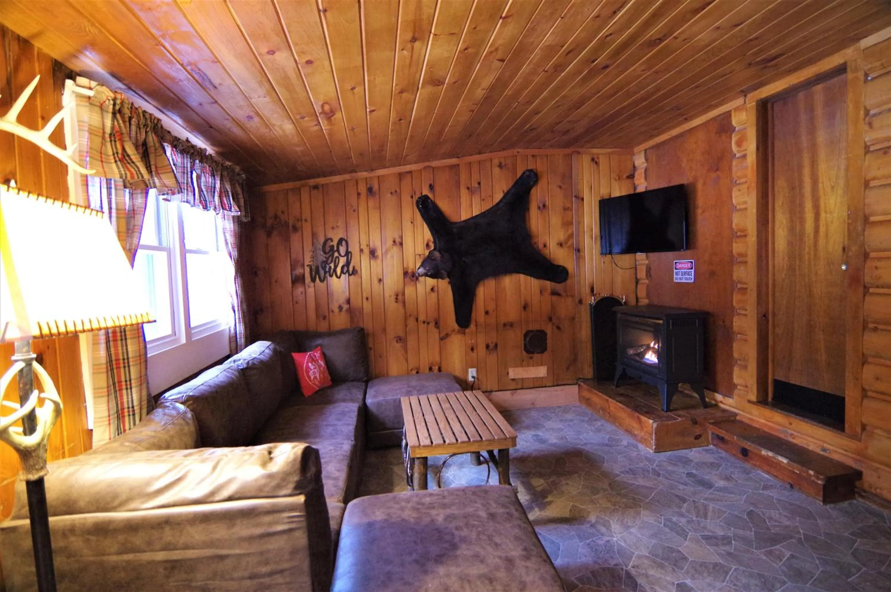 Adirondack Diamond Point Lodge